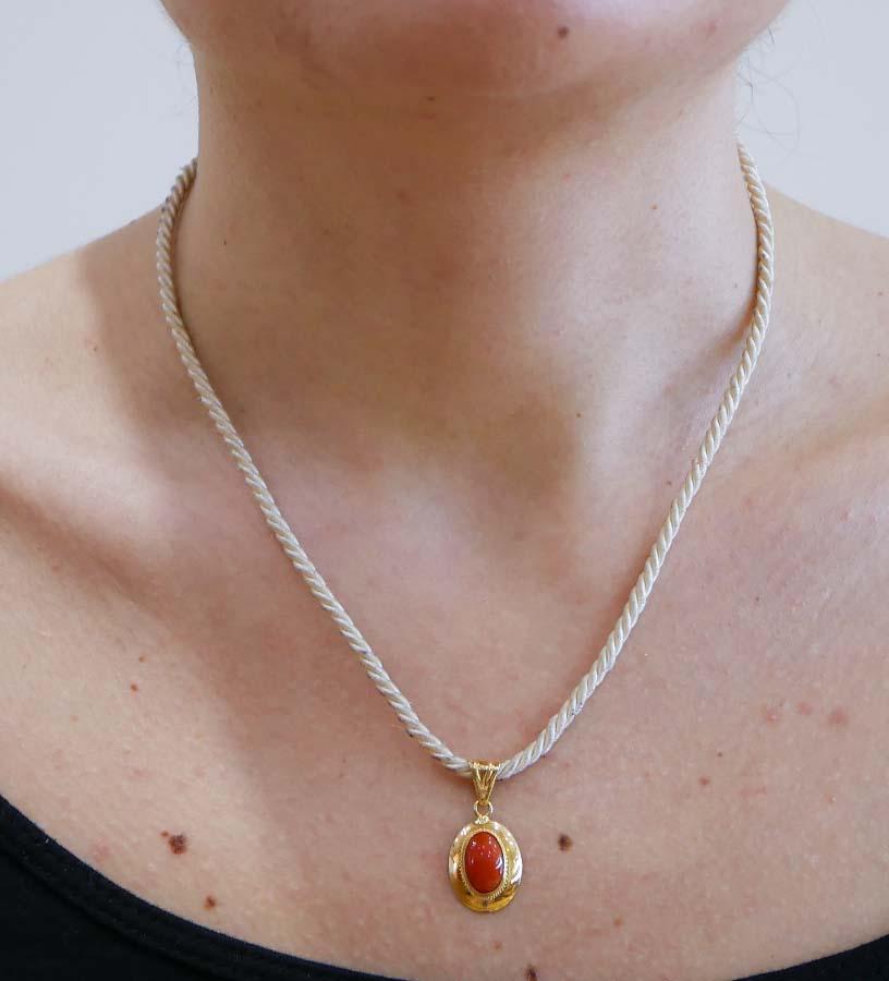 Women's Coral, 18 Karat Yellow Gold Pendant. For Sale