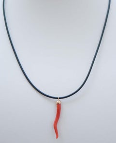 Coral, 18 Karat Yellow Gold Pendant Necklace.