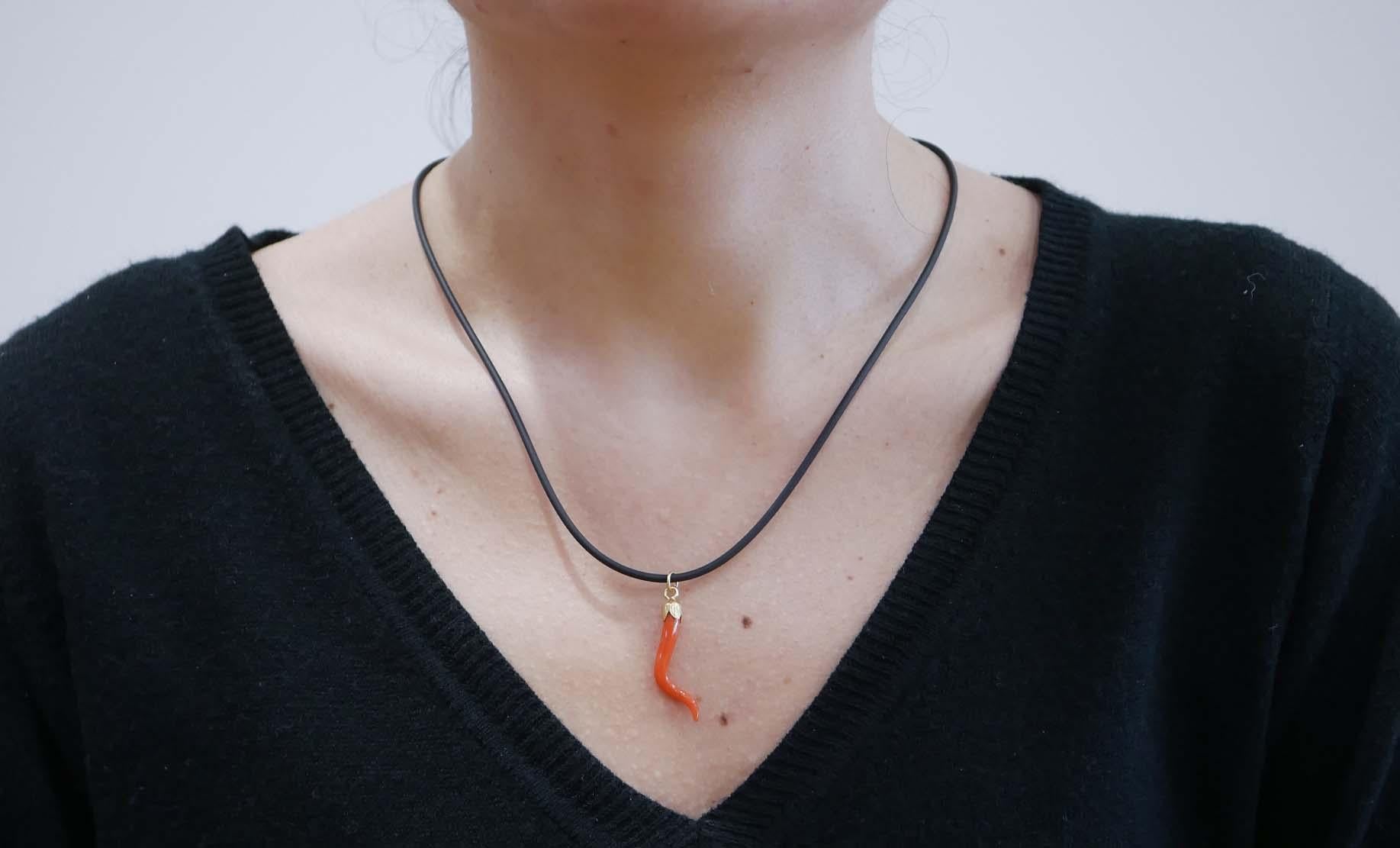 Mixed Cut Coral, 18 Karat Yellow Gold Pendant Necklace. For Sale