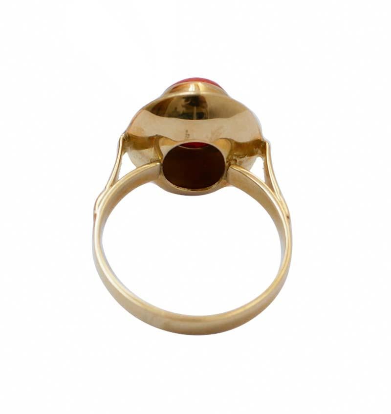 Retro Coral, 18 Karat Yellow Gold Ring. For Sale