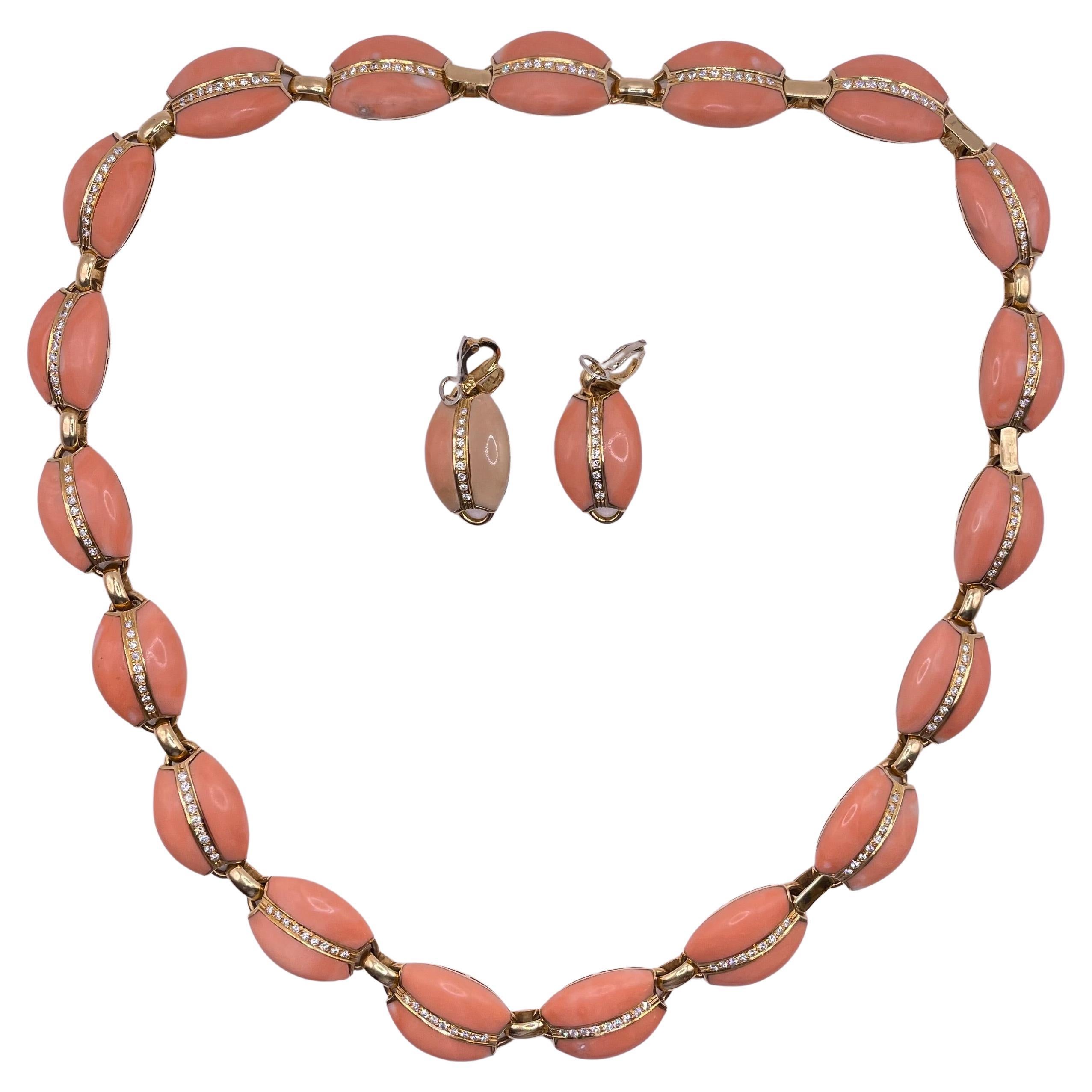 Coral 18 Karat Yellow Gold with Diamonds Necklace and Earring For Sale