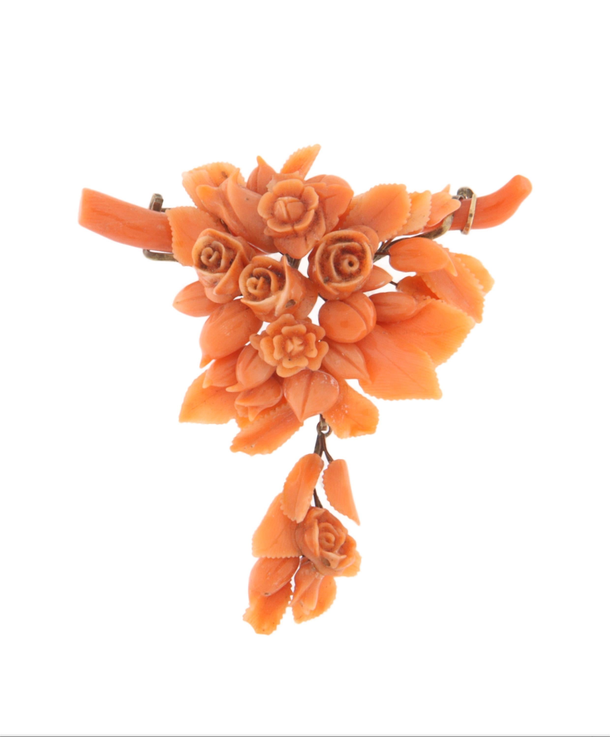 Coral 9 Karat Yellow Gold Brooch In Good Condition For Sale In Marcianise, IT