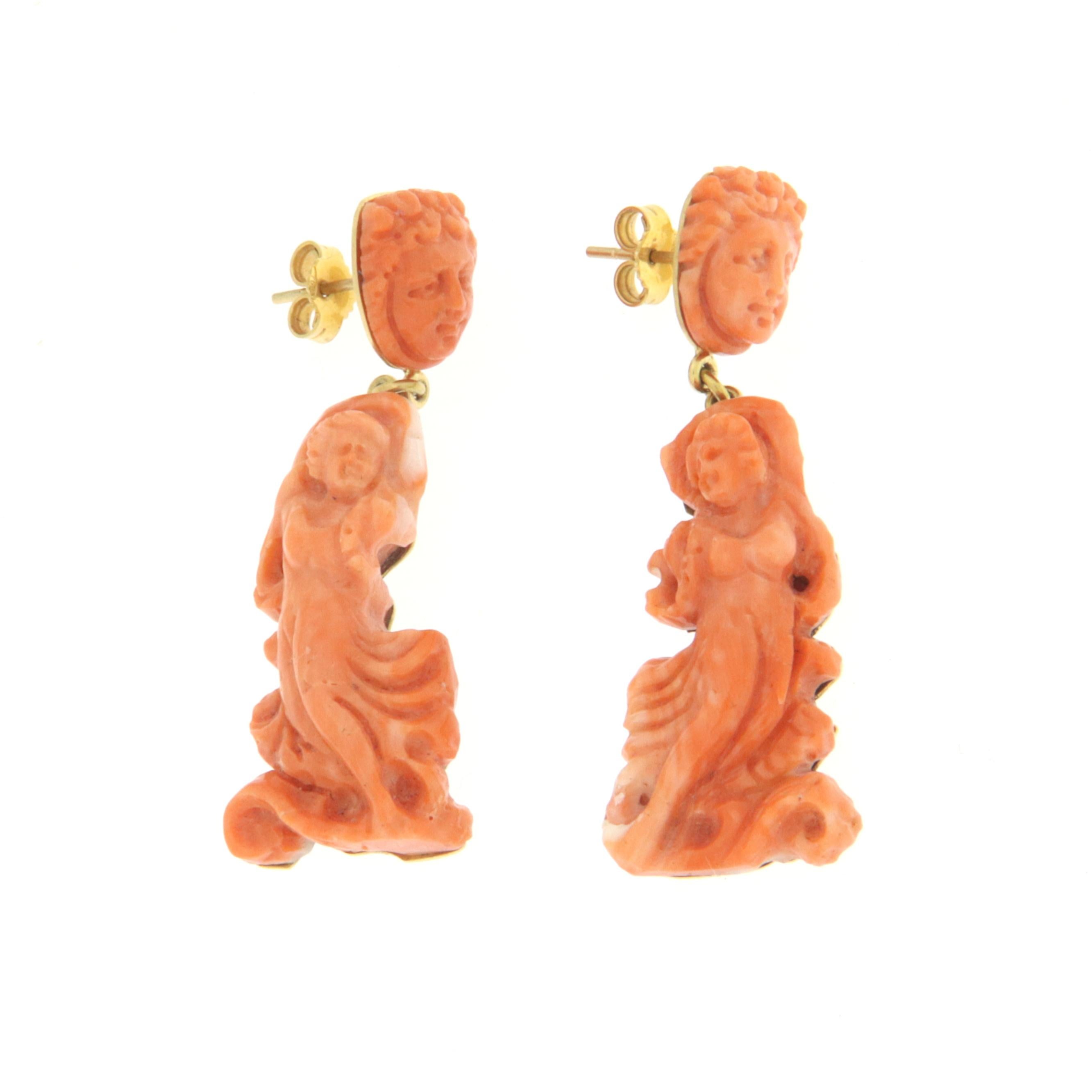 Coral 9 Karat Yellow Gold Drop Earrings In New Condition For Sale In Marcianise, IT