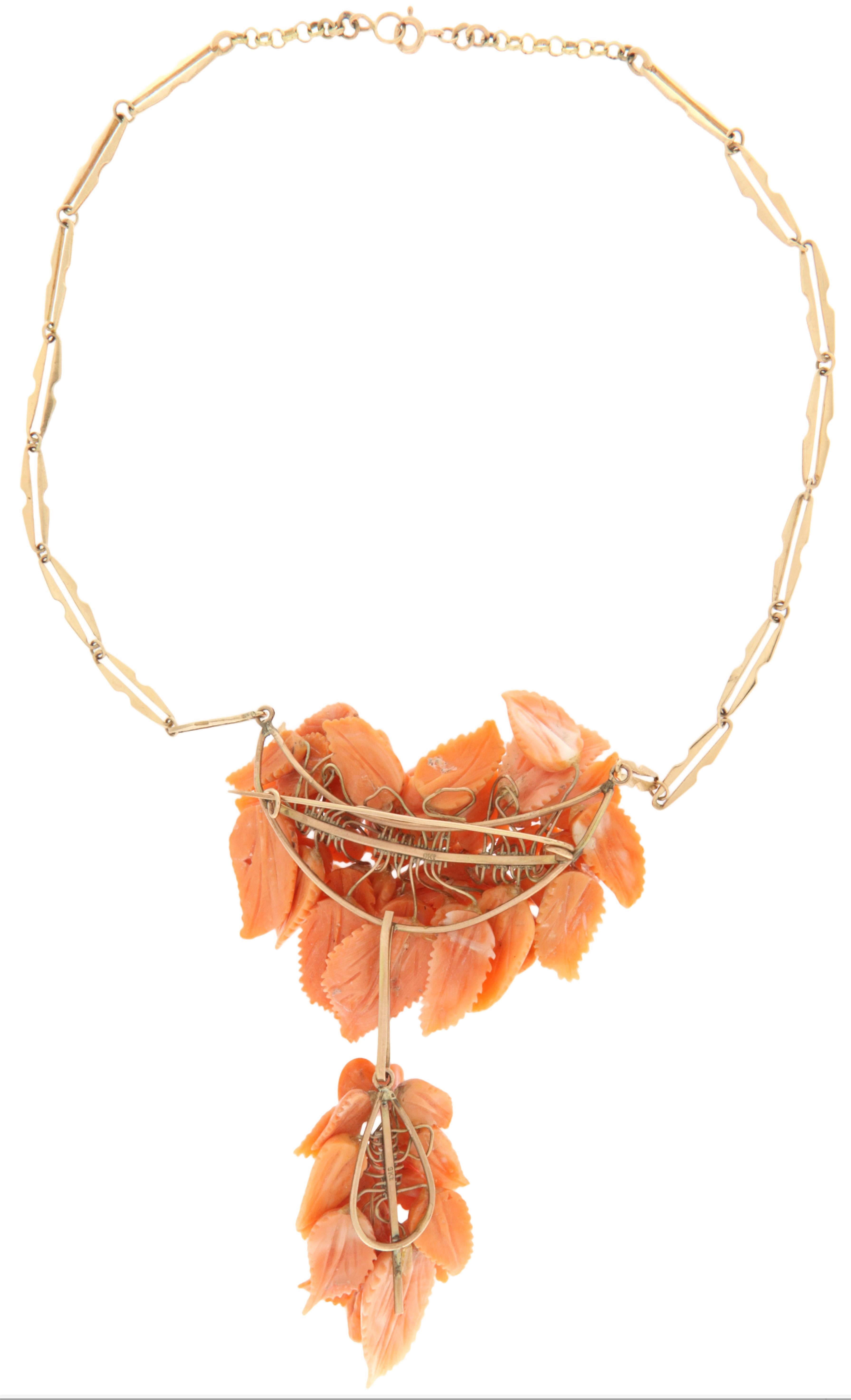 Mixed Cut Coral 9 Karat Yellow Gold Pendant Necklace For Sale