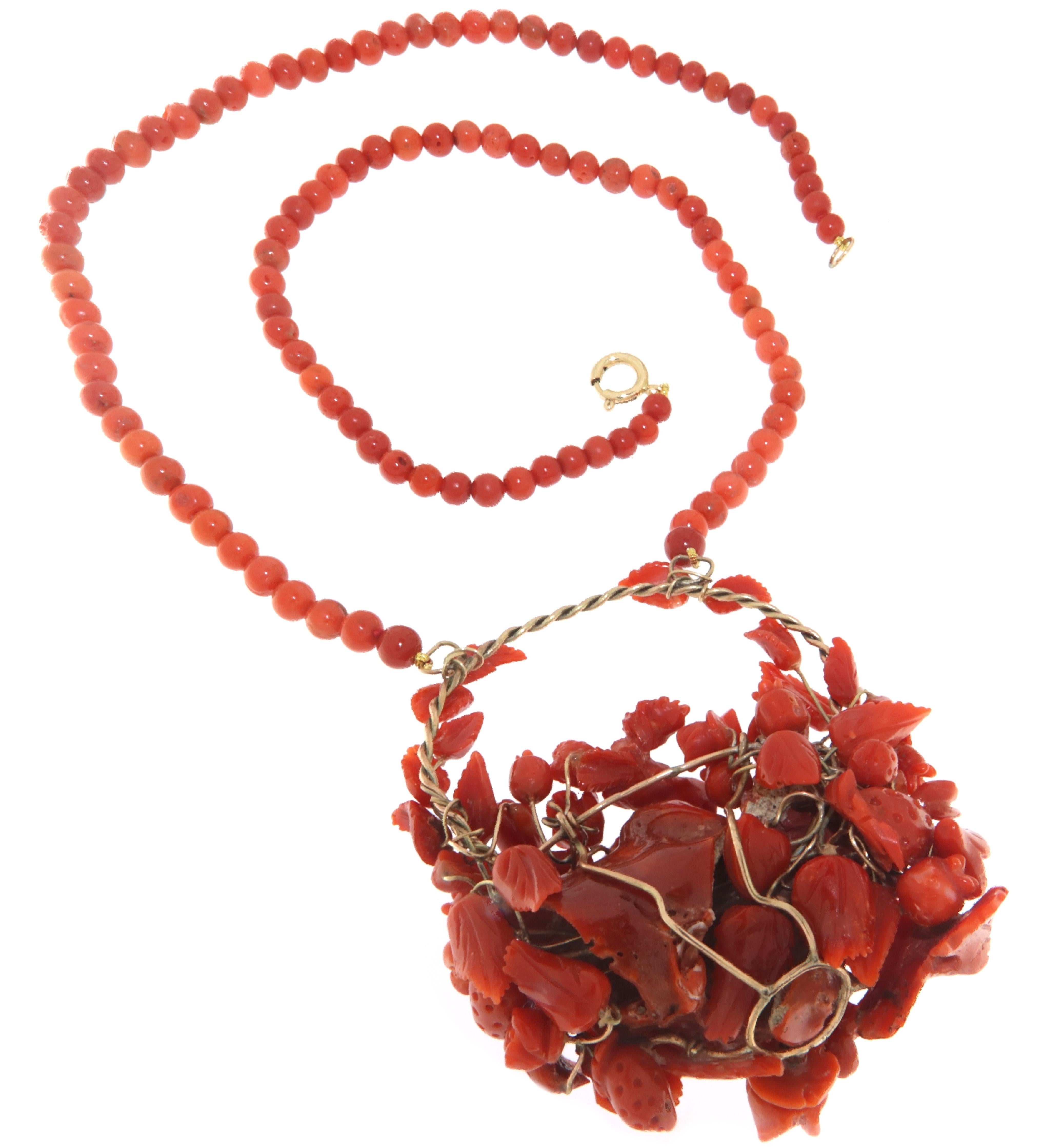 Collier à pendentif en or jaune 9 carats et corail Neuf - En vente à Marcianise, IT