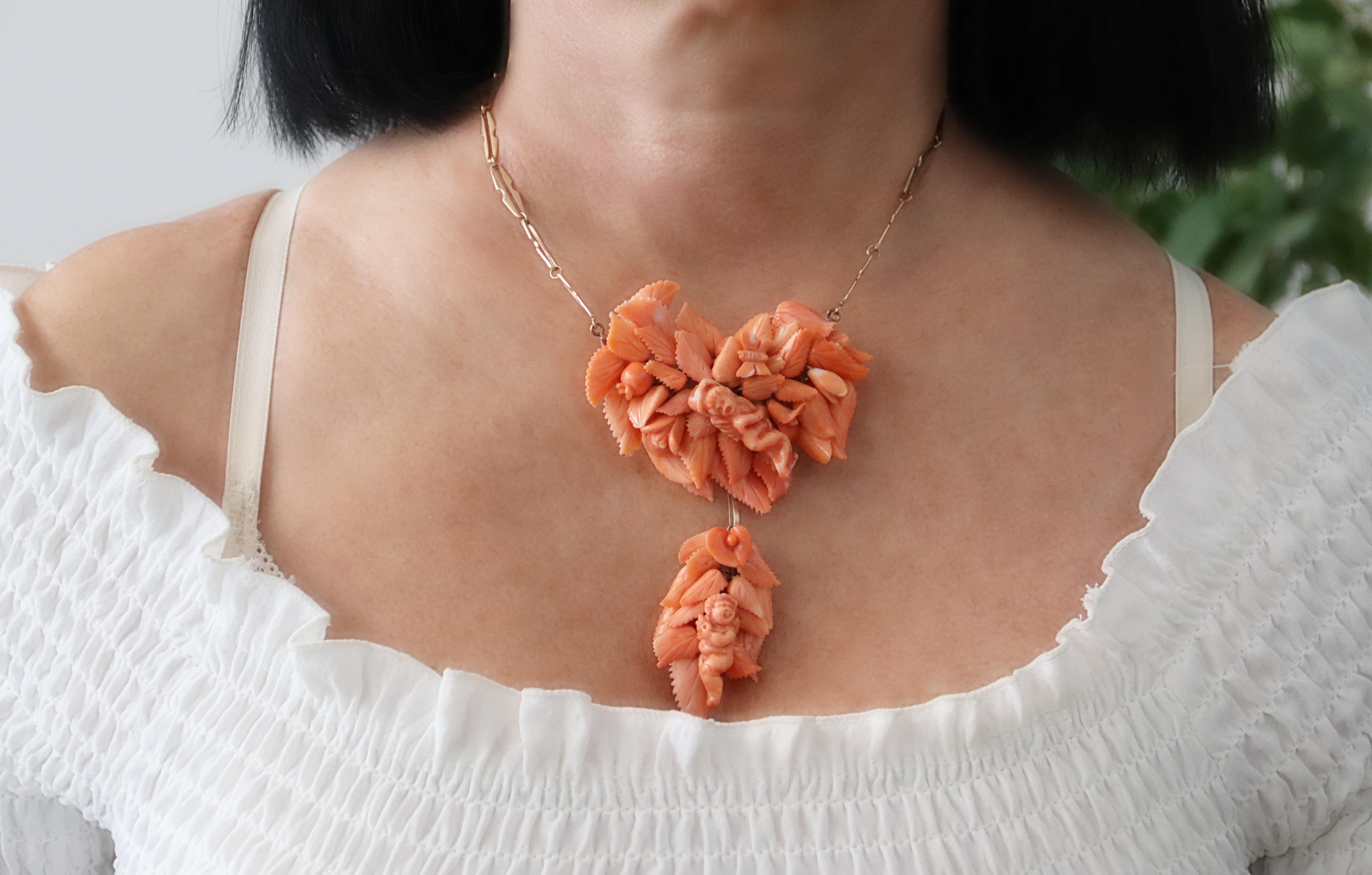 Women's Coral 9 Karat Yellow Gold Pendant Necklace For Sale