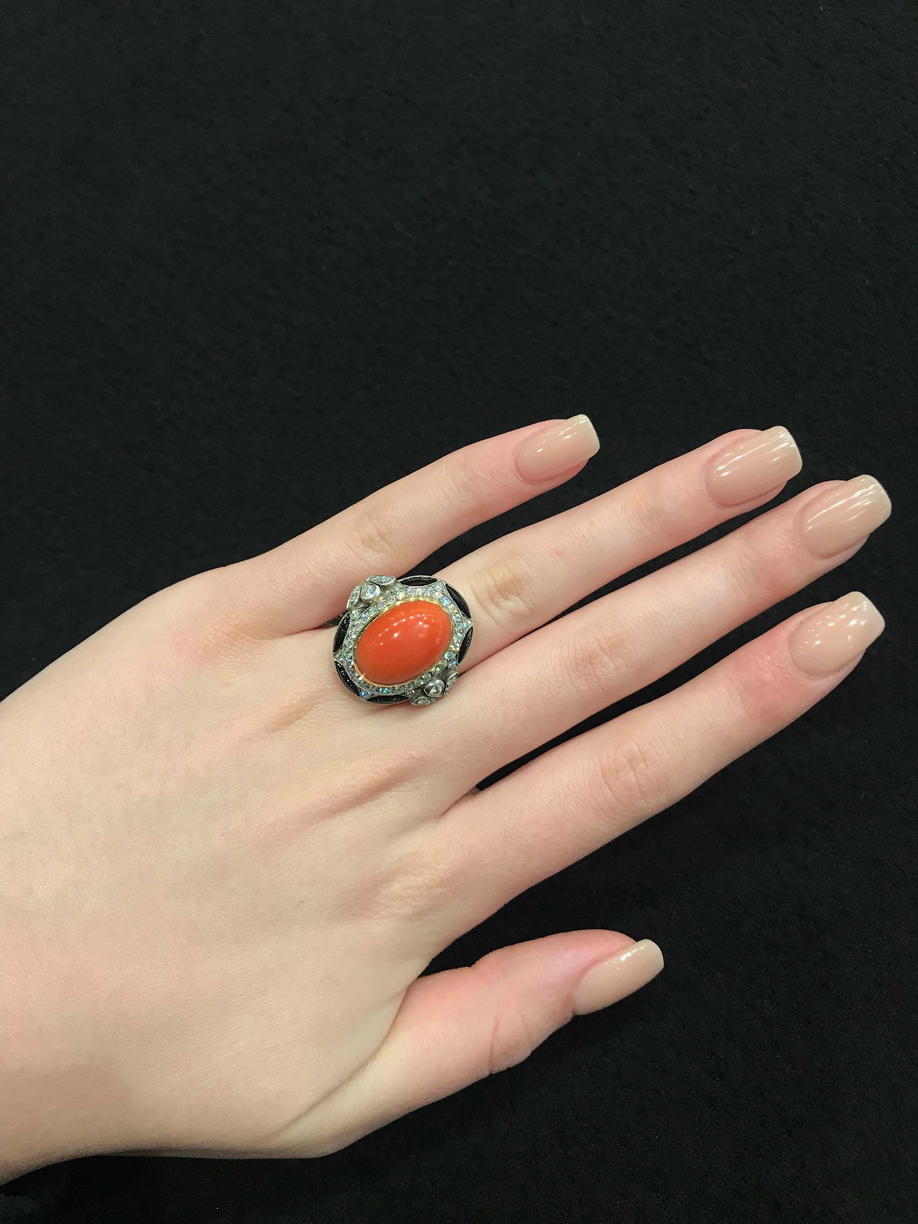 Coral 9.37 Carat Diamond and Onyx Dress Ring In Excellent Condition For Sale In Melbourne, AU