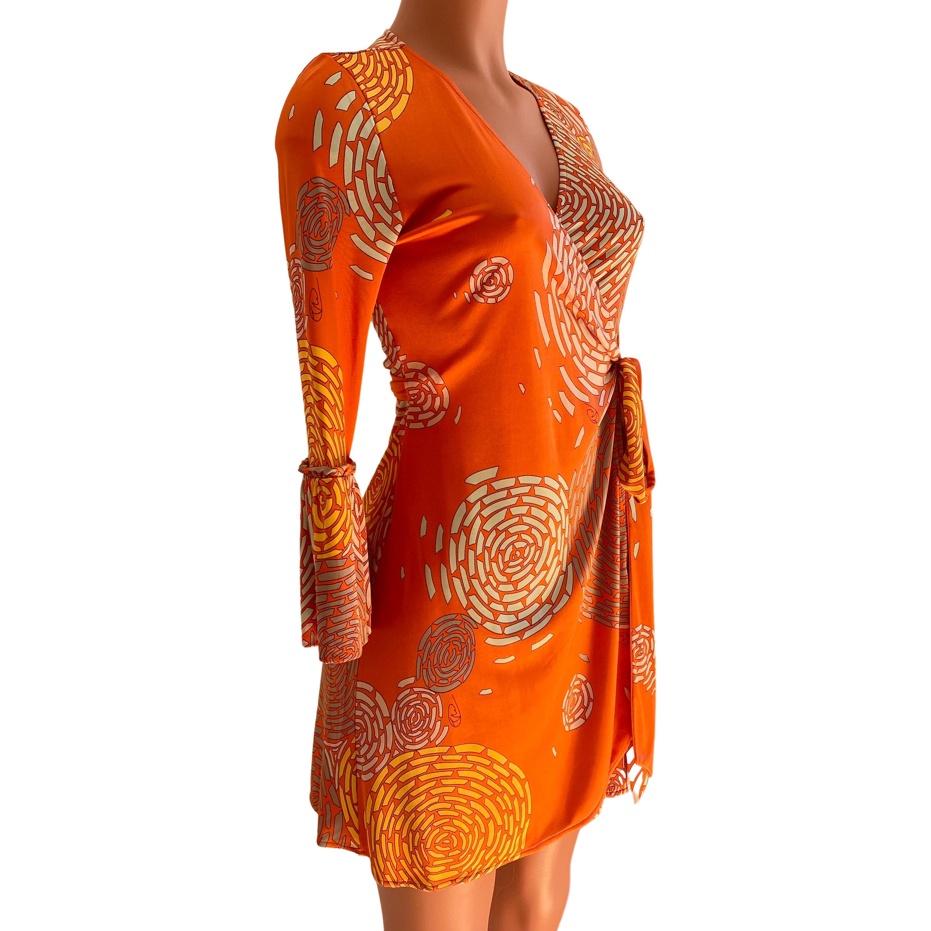 Coral Naranja Estampado Floral Seda Jersey Mini Vestido FLORA KUNG - NWT en venta 1