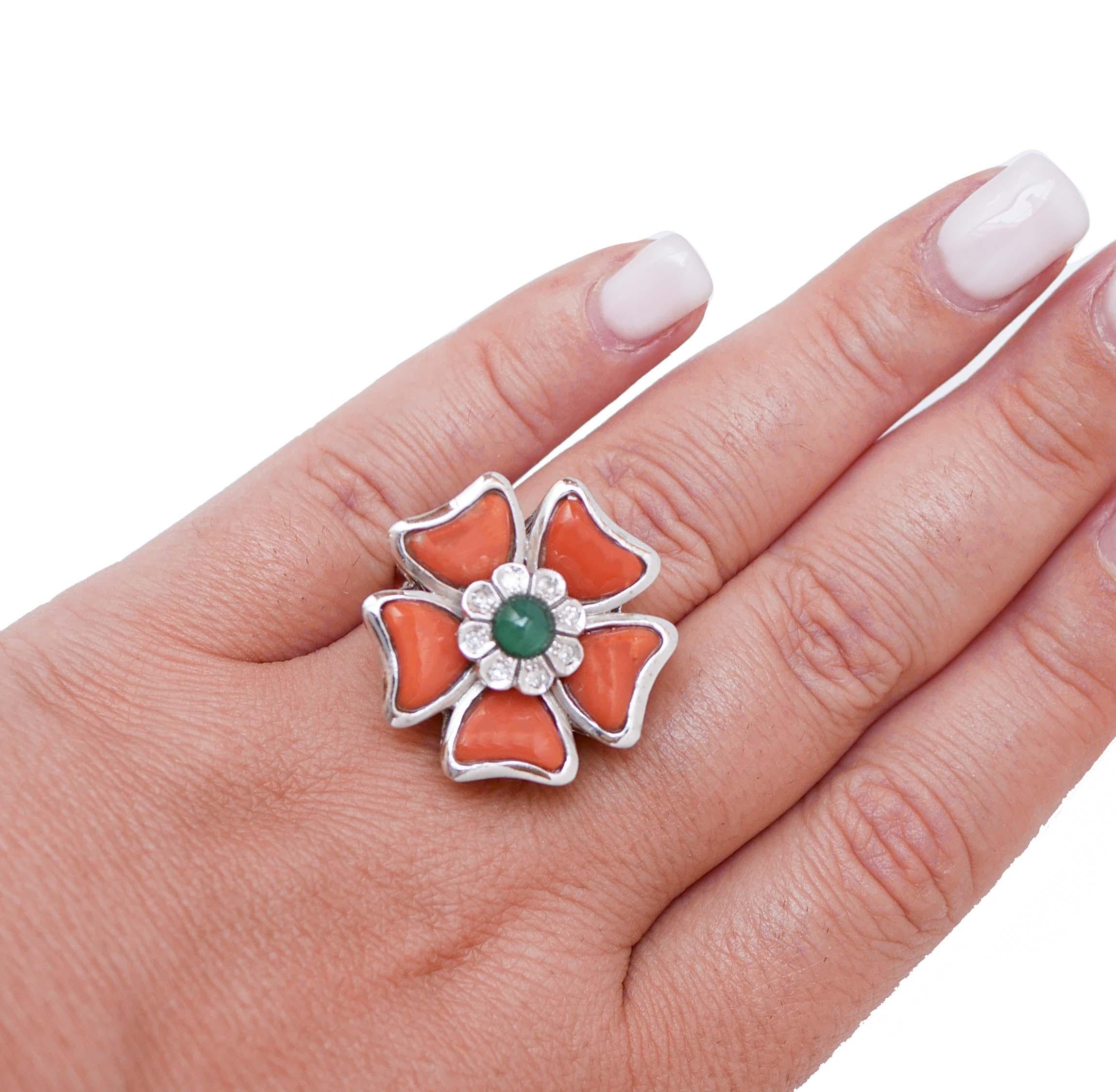 Coral, Agate, Diamonds, 14 Karat White Gold Flower Ring. In Good Condition For Sale In Marcianise, Marcianise (CE)
