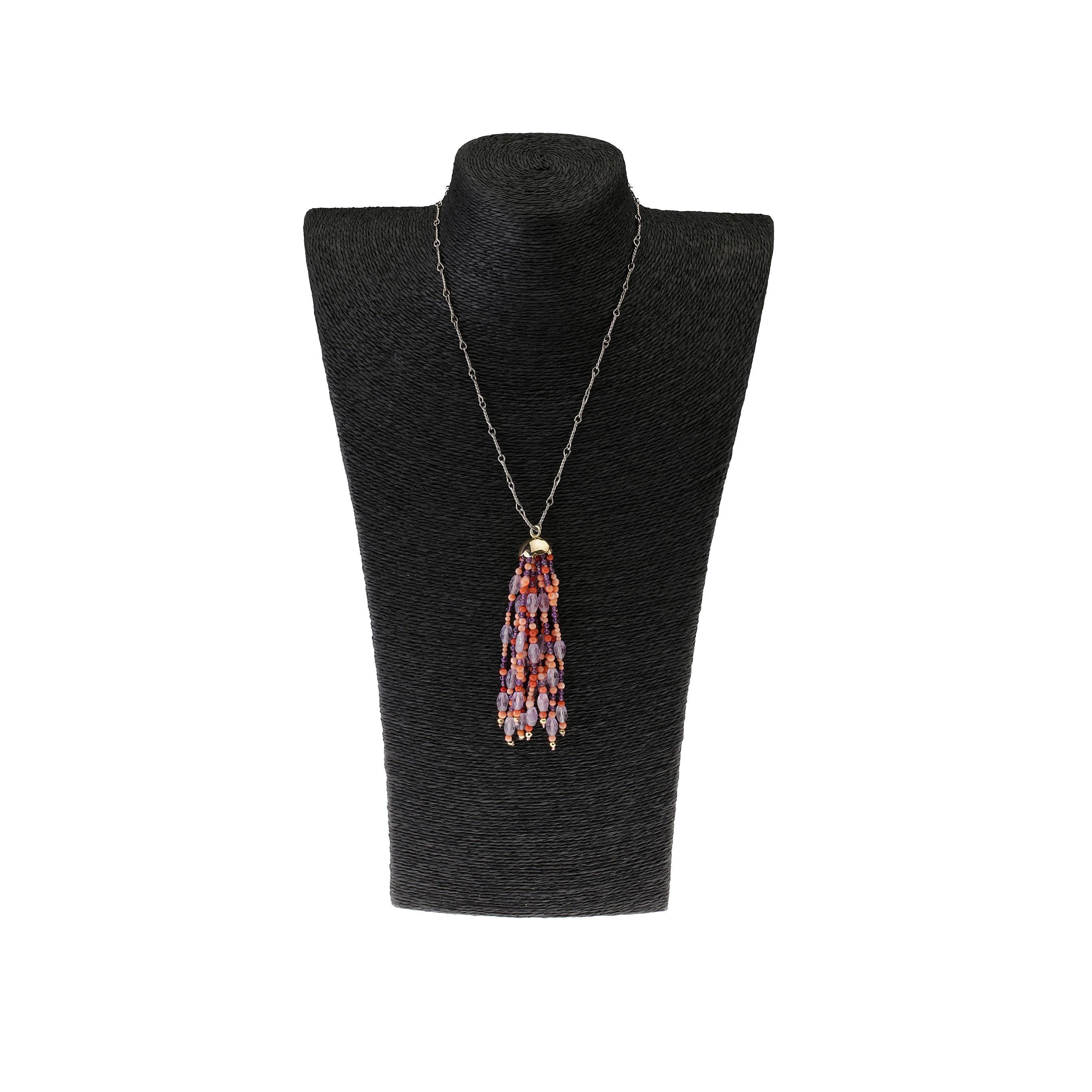 Coral italiano en dos calidades diferentesAmetista 18k  10 gr. Oro  Colgante. Puedes unirlo a uno de tus collares o si lo prefieres a un cordón de seda con el que te lo enviaré.
Todas las joyas de Giulia Colussi son nuevas y nunca se han poseído ni