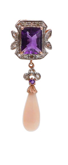 Boucles d'oreilles en corail, améthystes, diamants, or rose et argent.