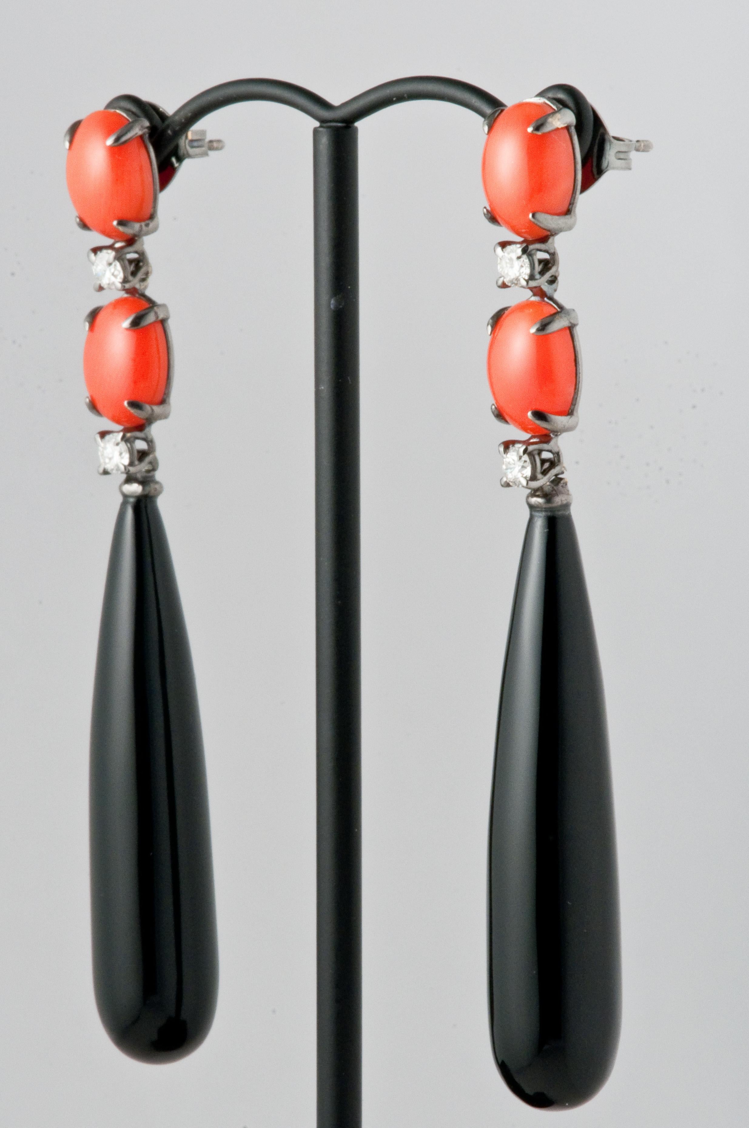 Contemporary Coral and Agate Black with Diamonds Black Gold Chandelier Earrings