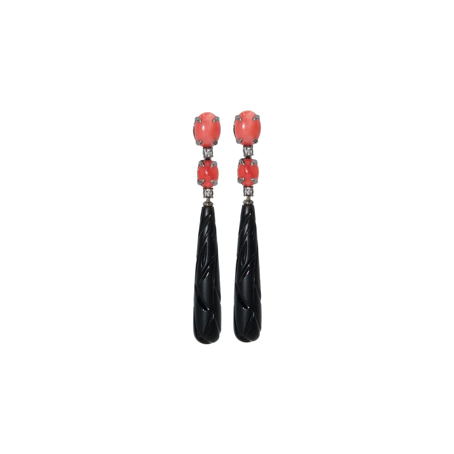 Coral and Black Agate 18 Karat Gold Drop Earring For Sale