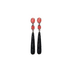 Coral and Black Agate 18 Karat Gold Drop Earring