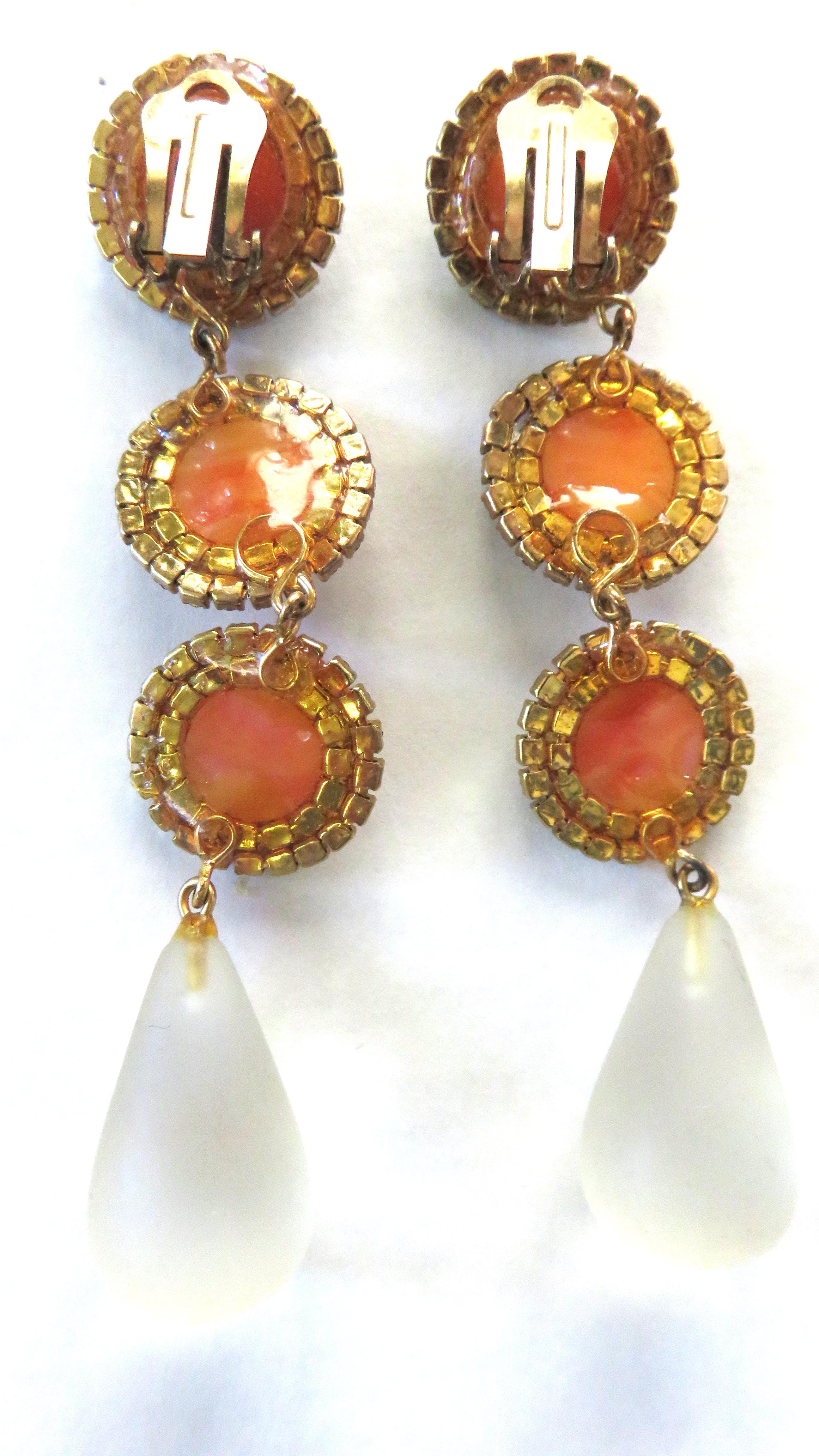 Orecchini a goccia in corallo e cristalli anni '80 in vendita 3