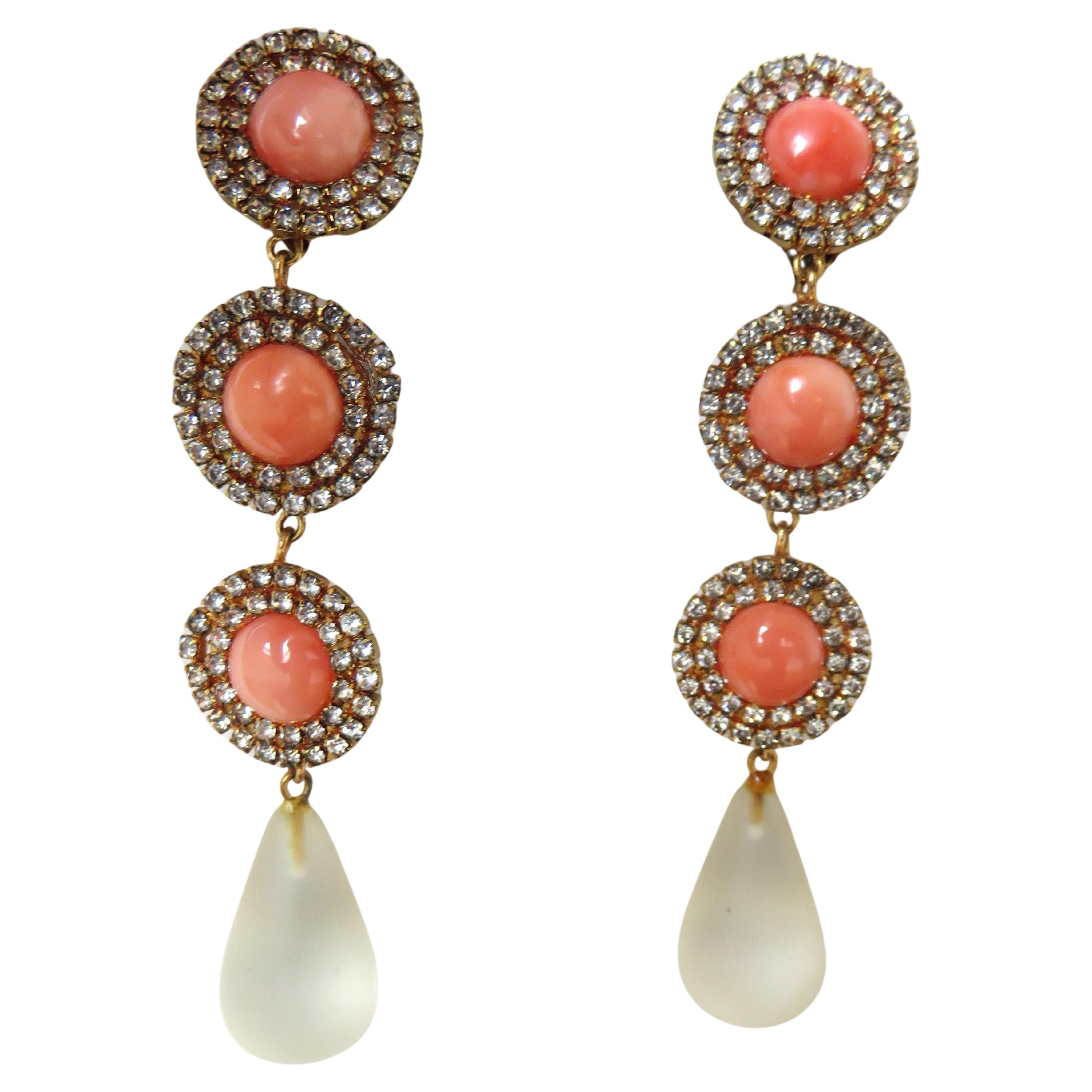 Orecchini a goccia in corallo e cristalli anni '80 in vendita