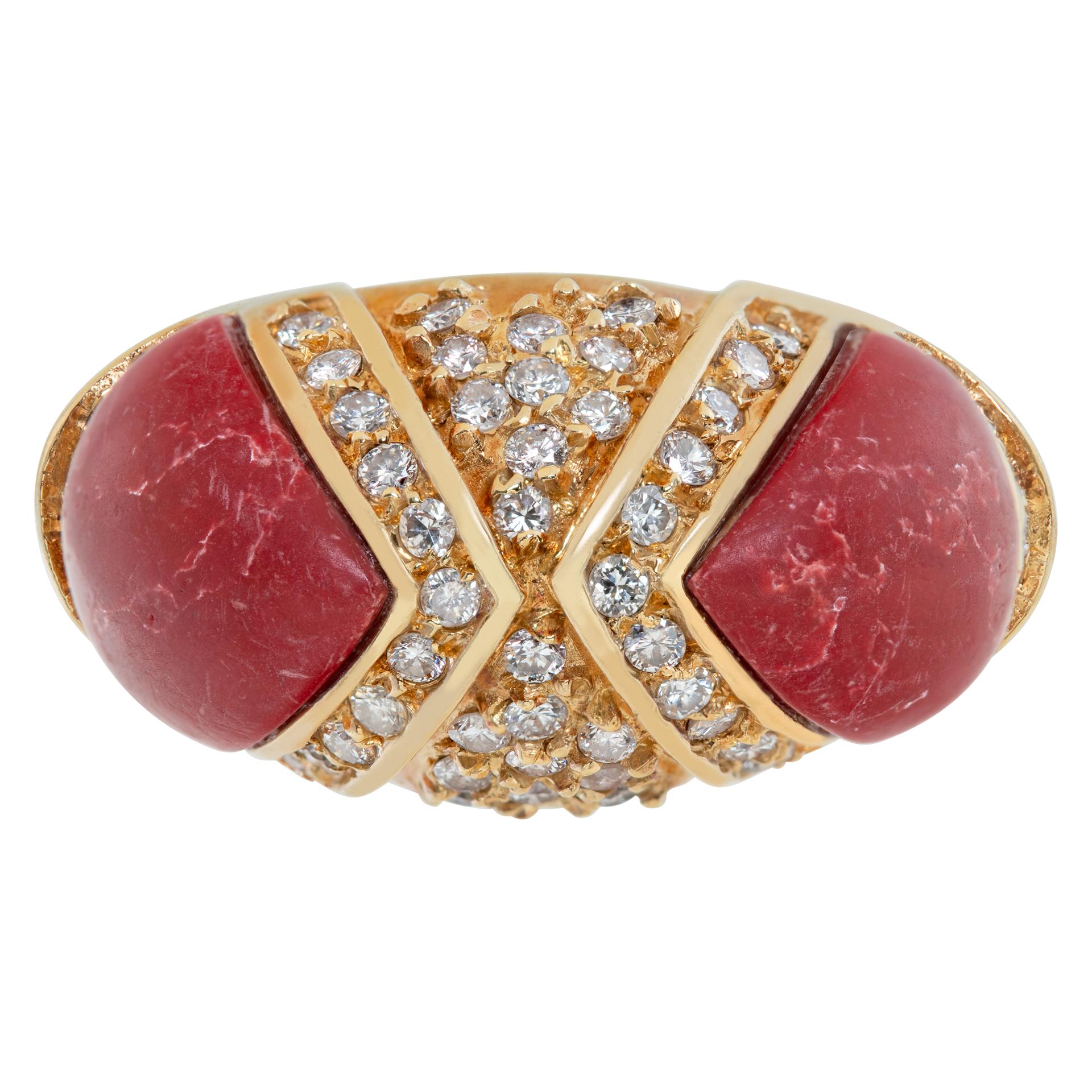 Bague en corail 18k avec environ 1 carat de diamants de couleur G-H et de pureté VS. Taille 7.25

Cette bague en corail est actuellement de taille 7,25 et certains articles peuvent être dimensionnés vers le haut ou vers le bas, s'il vous plaît