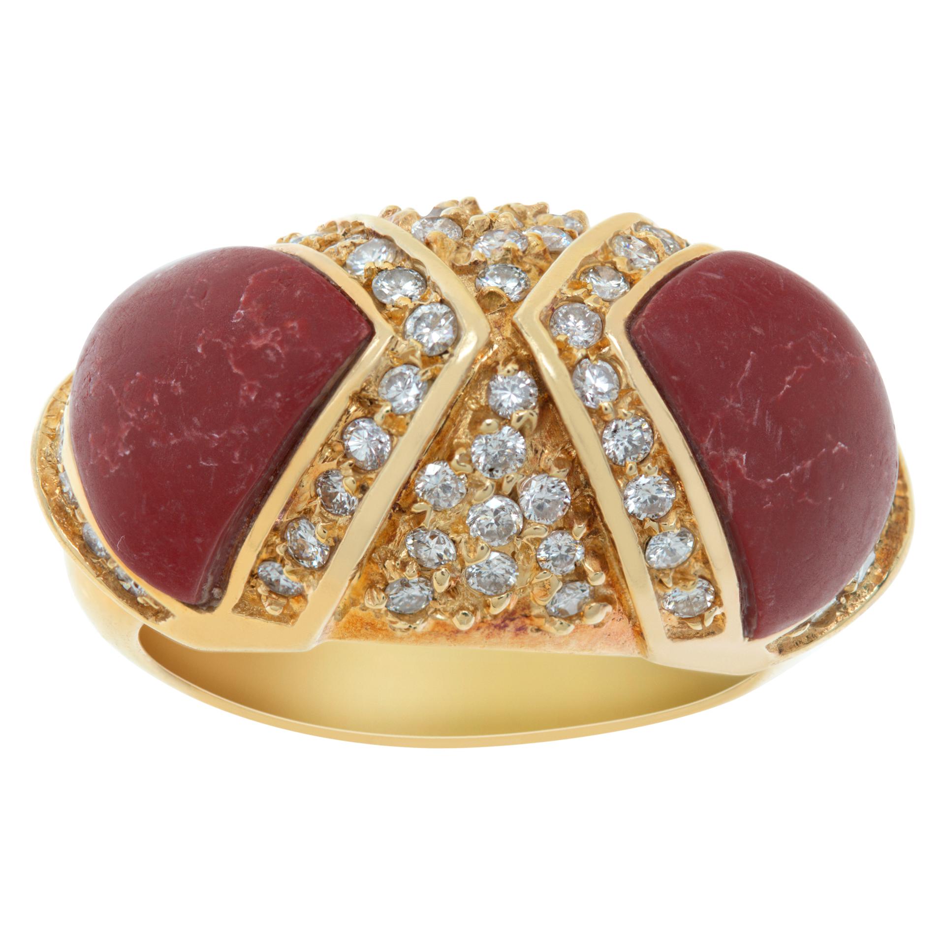 Coral and diamond 18k yellow gold ring 