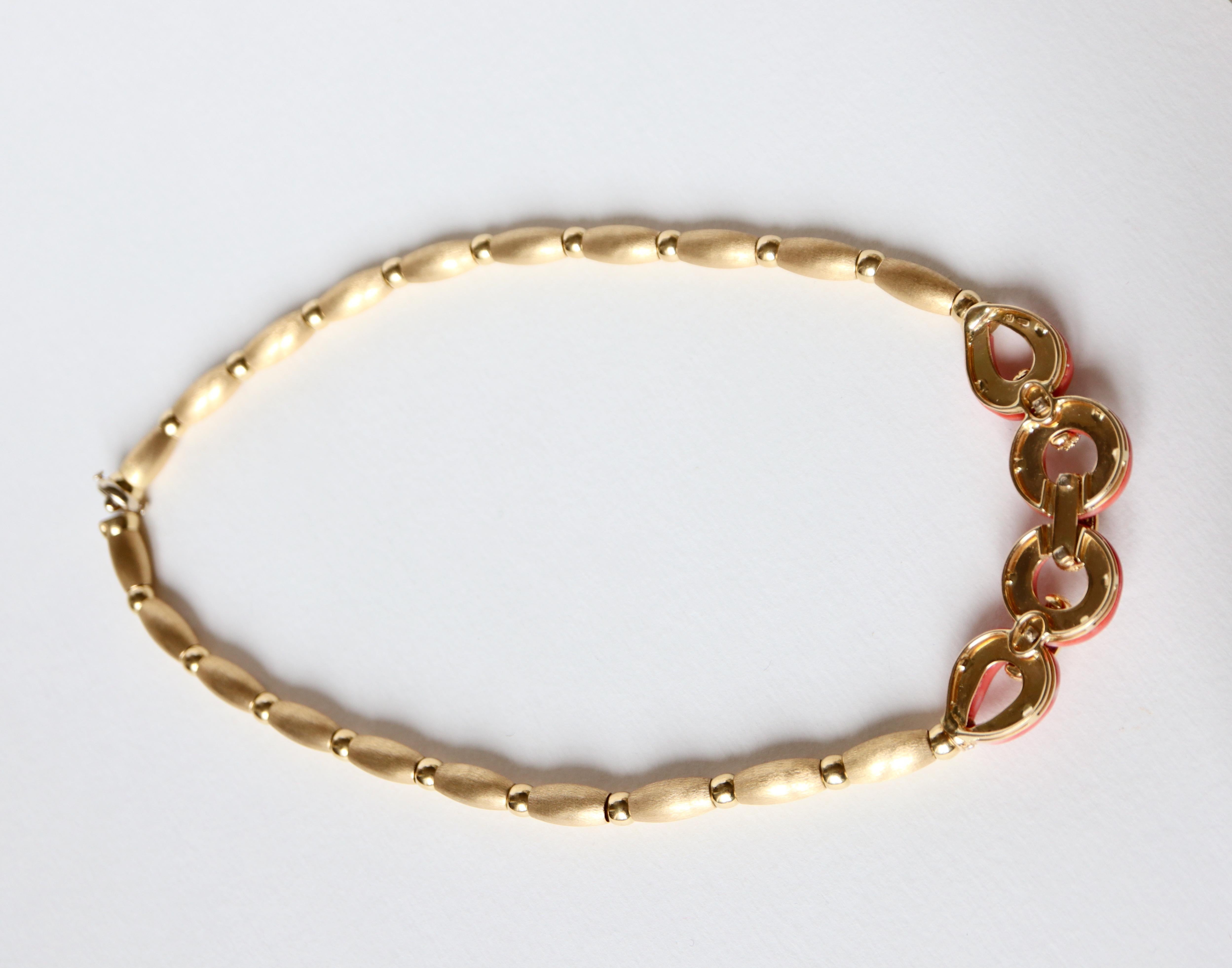 Halskette mit Koralle und Diamanten aus 18 Karat Gelbgold im Angebot 3