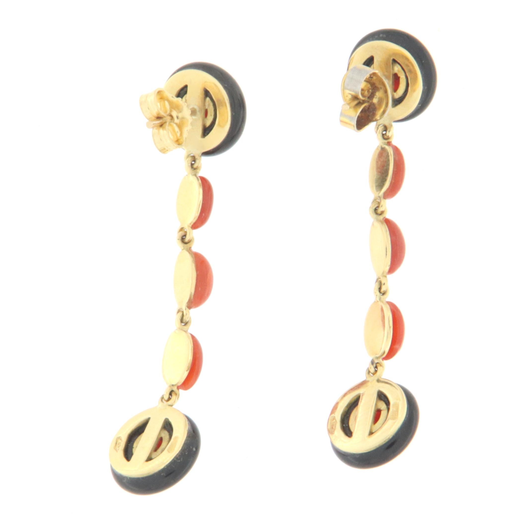 Coral and Onyx 18 Karat Yellow Gold Drop Earrings In New Condition For Sale In Marcianise, IT