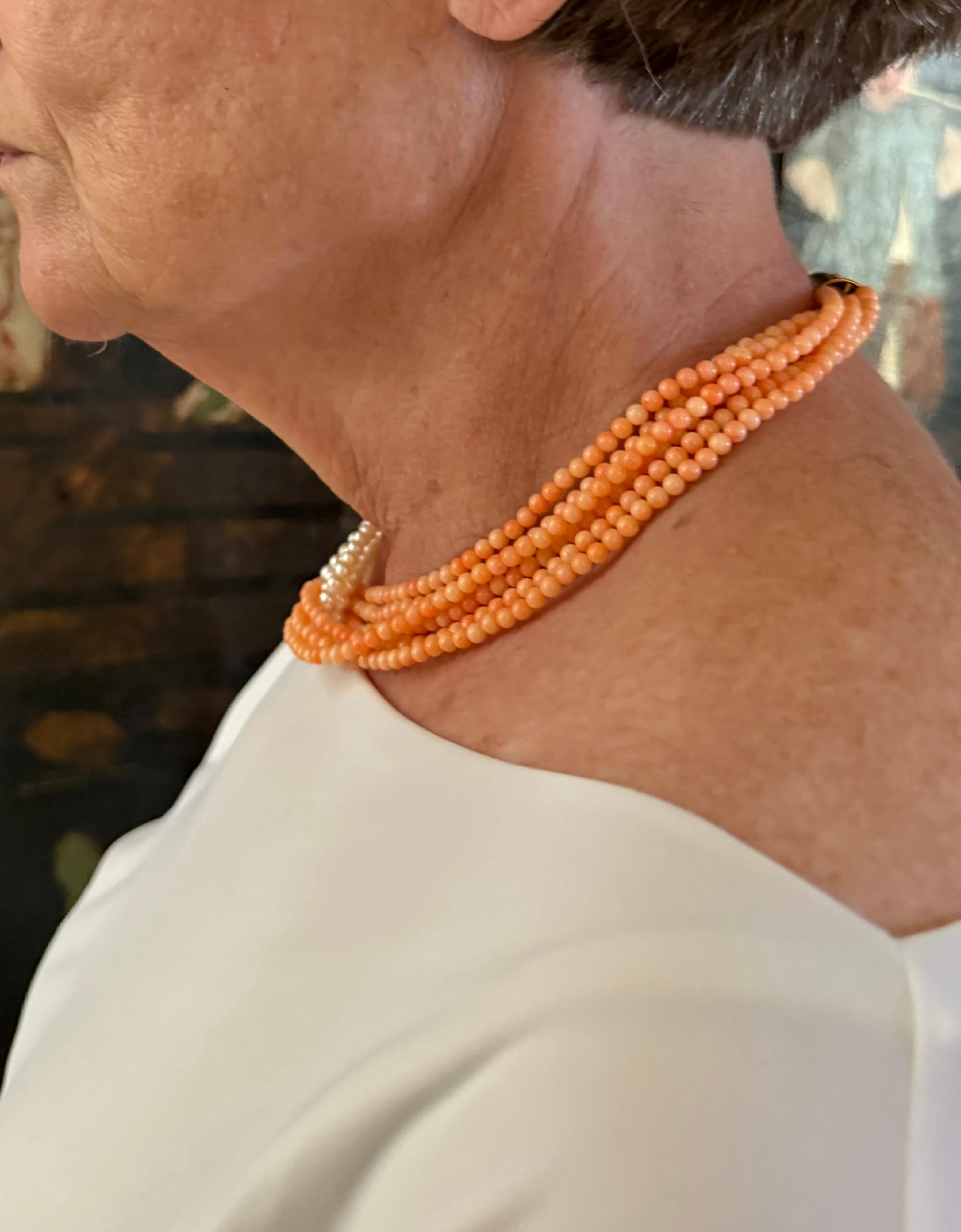 Collana gemella di corallo e perle/choker in vendita 1