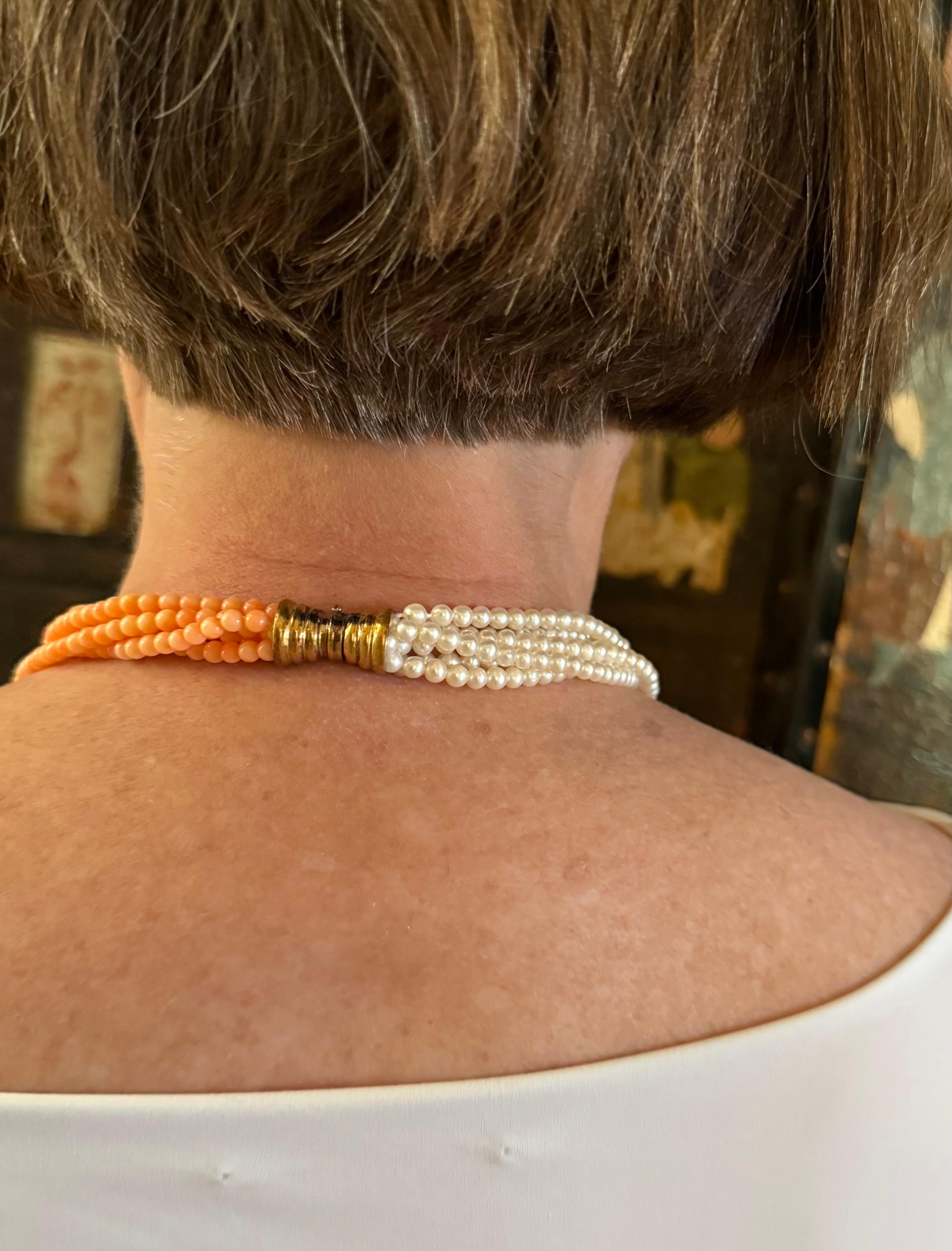 Collana gemella di corallo e perle/choker In condizioni ottime in vendita a New Orleans, LA