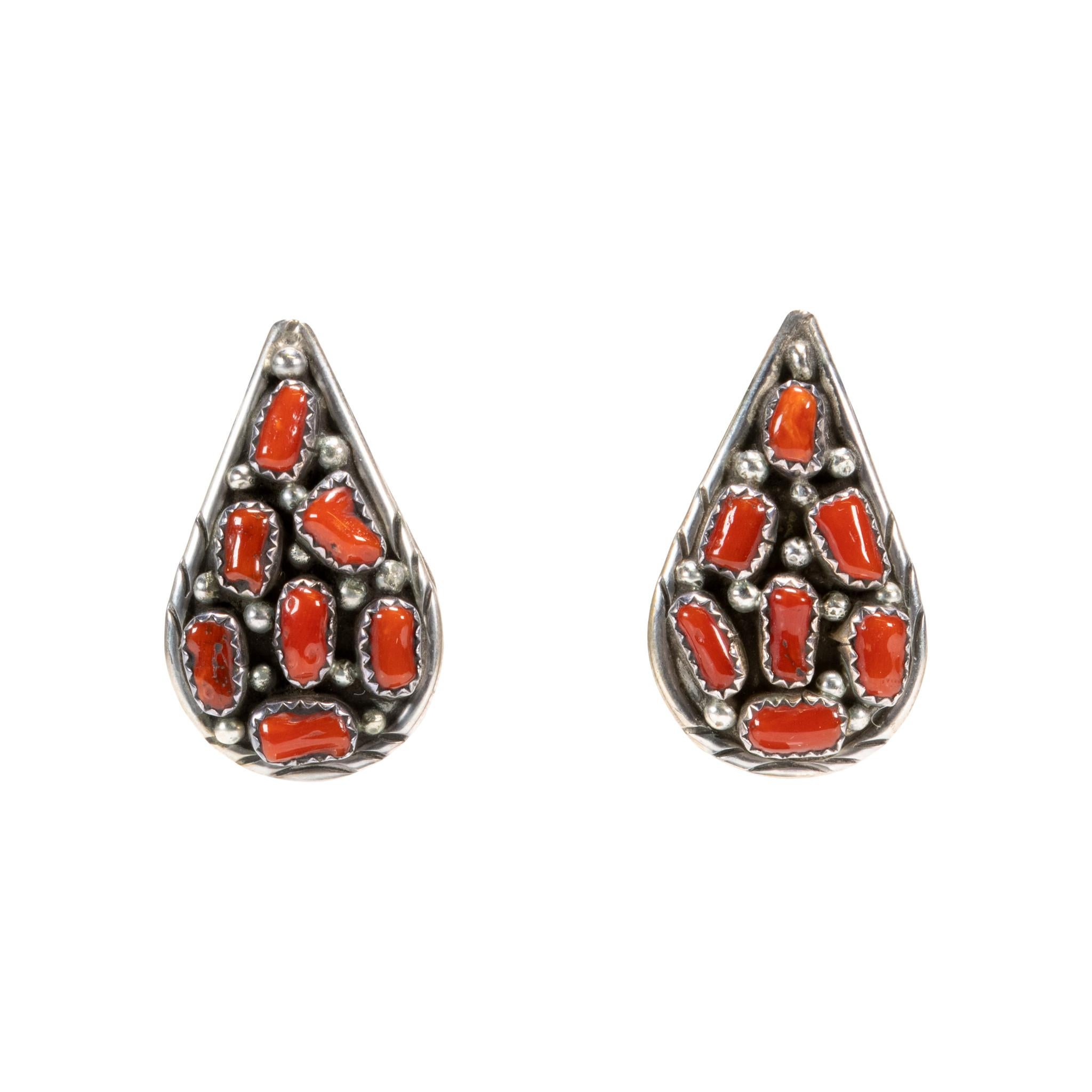 Taille mixte Pendants d'oreilles en corail et argent en vente