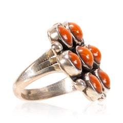 Anello di corallo e argento sterling