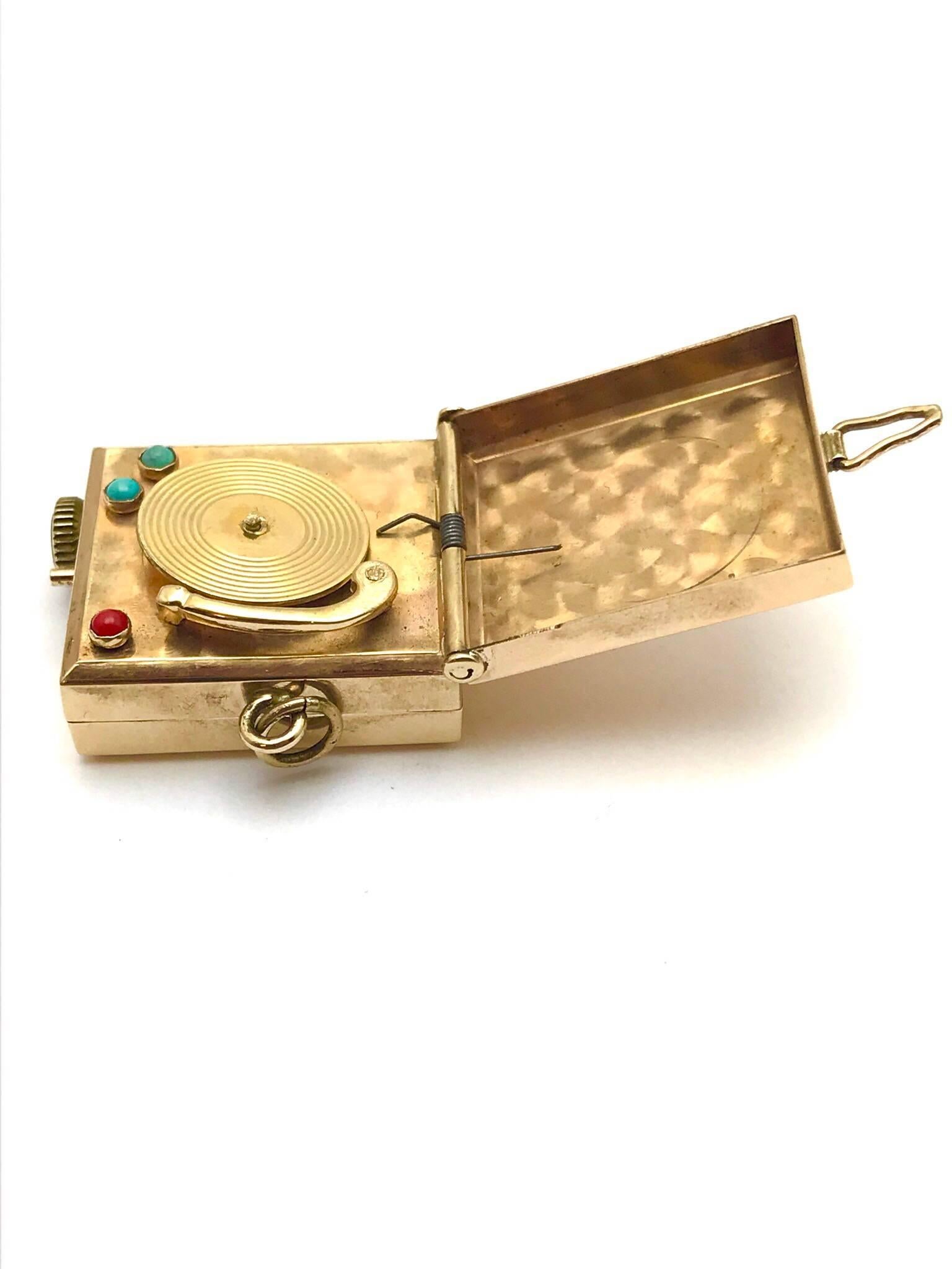Coral and Turquoise Yellow Gold Musical Victrola Charm In Excellent Condition In Chevy Chase, MD