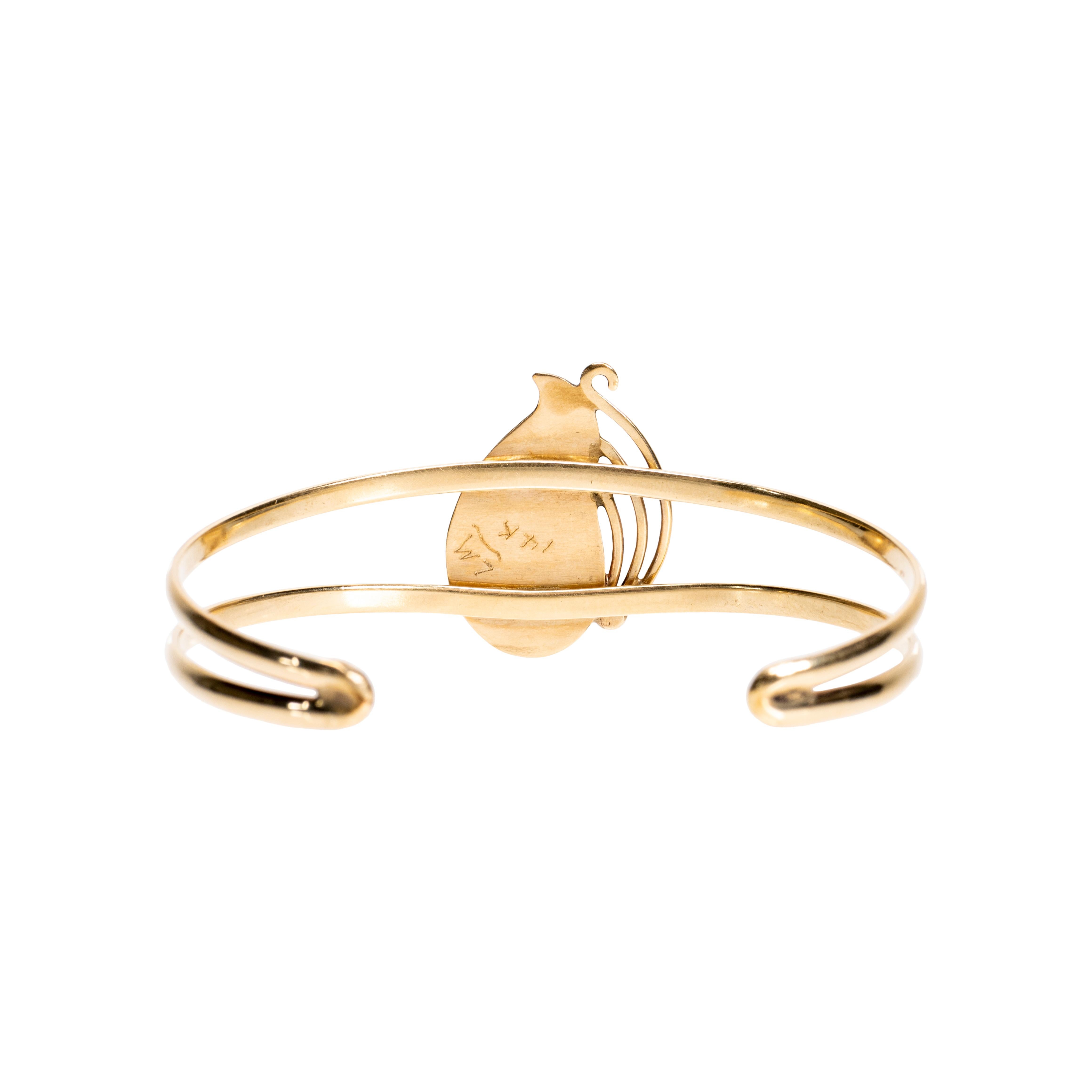 Koralle und Gelbgold Ohrringe, Anhänger, Ring und Armband Set im Angebot 4