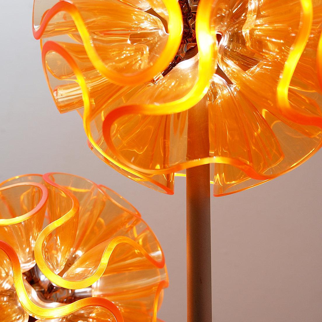 Lámpara de pie naranja 