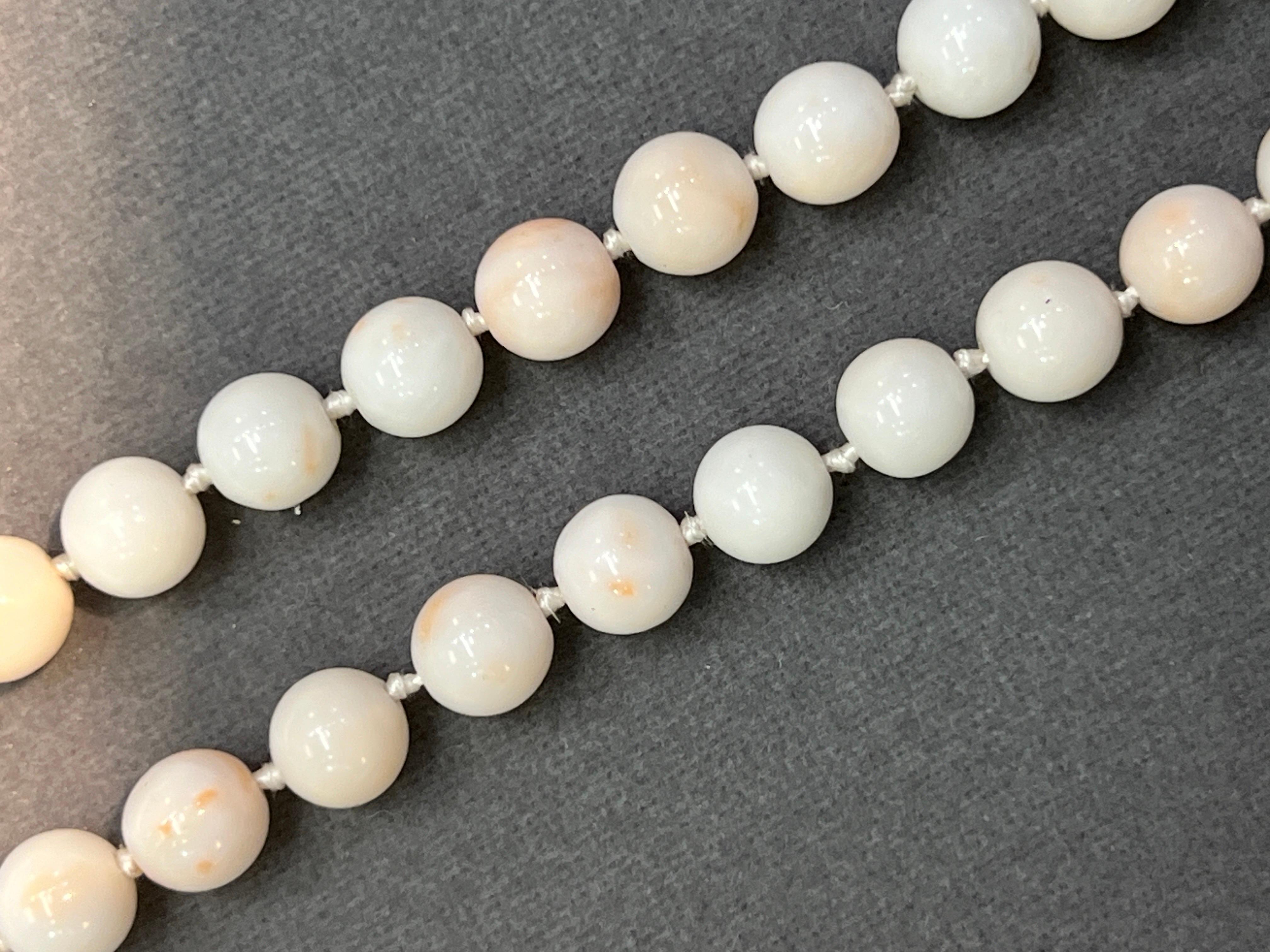 Donna Collana di perle di corallo in vendita