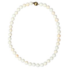 Collier de perles de corail