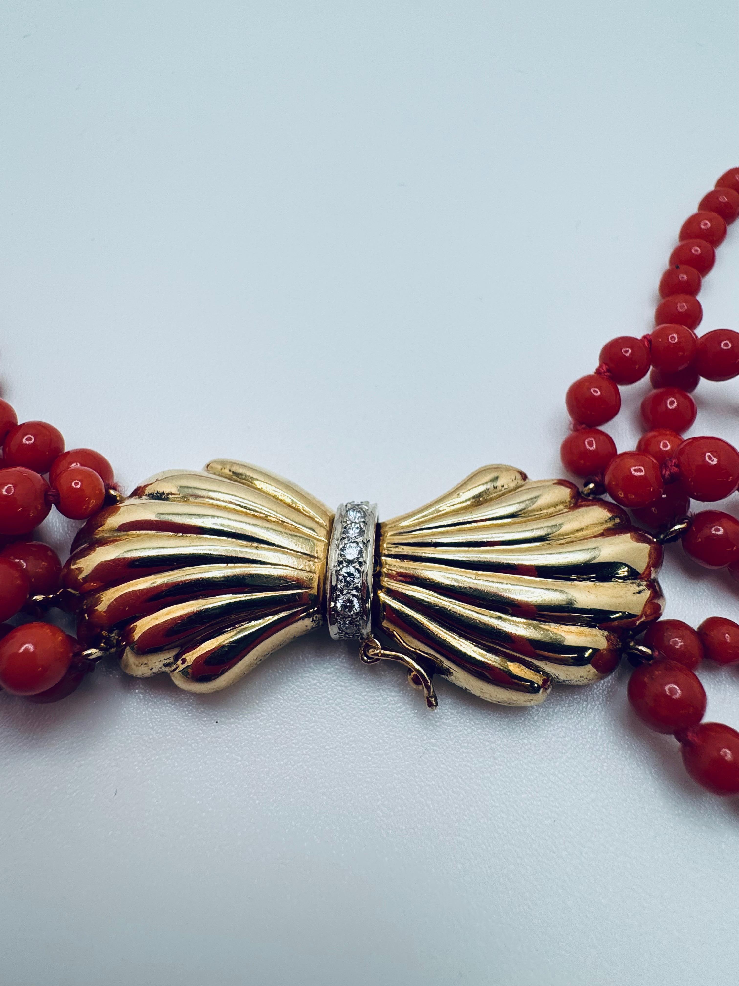 Art Deco Coral Beaded Twisted Necklace For Sale