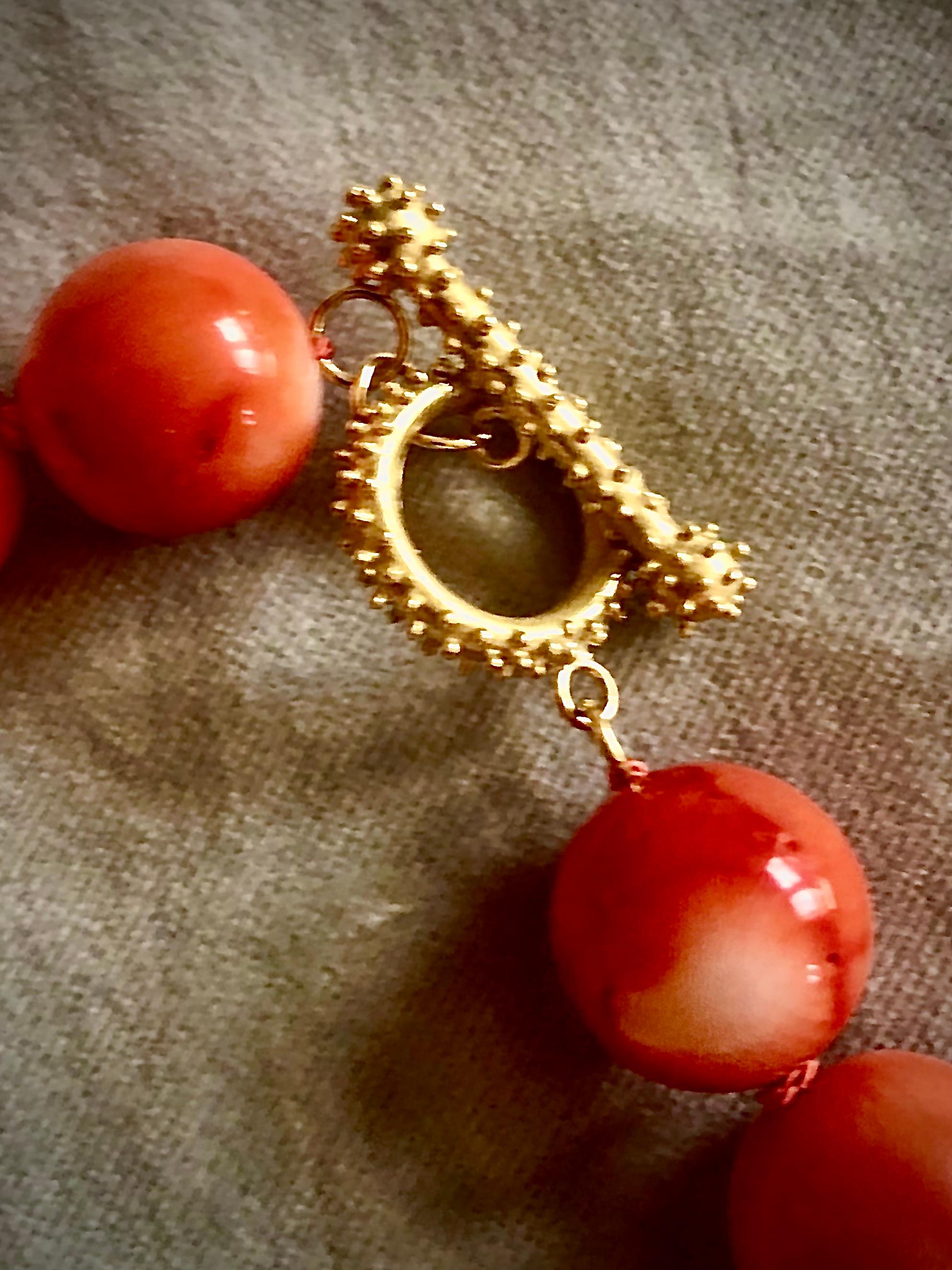 Coral beads with 14kt. gold granulated textured clasp w/ large rondelles For Sale 1