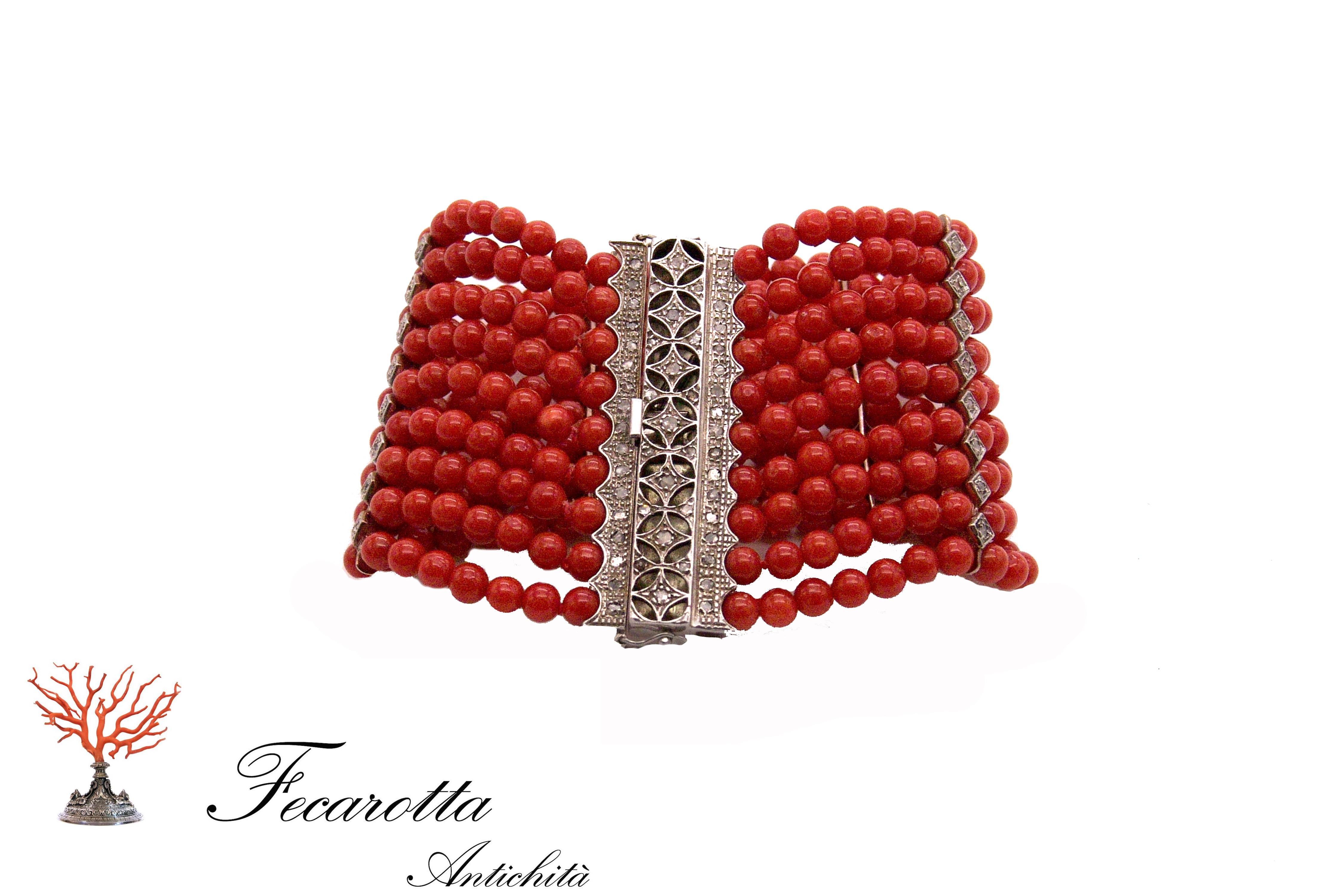 Coral Bracelet with Diamonds In New Condition For Sale In Palermo, IT