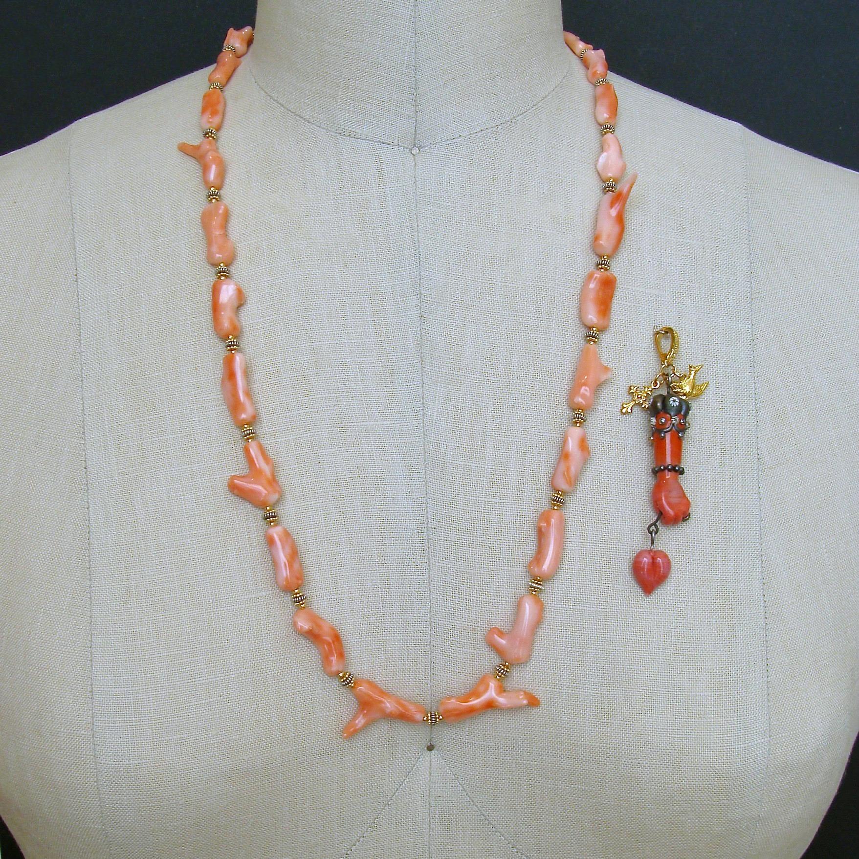 Coral Branch Necklace Removable Hand and Heart Coral Lampwork Figa Pendant For Sale 1