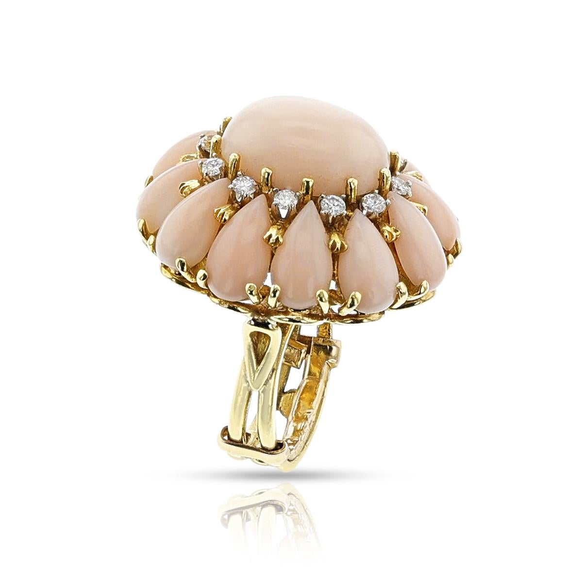 Coral Cabochon and Diamond Floral Cocktail Ring, 18k In Excellent Condition For Sale In New York, NY