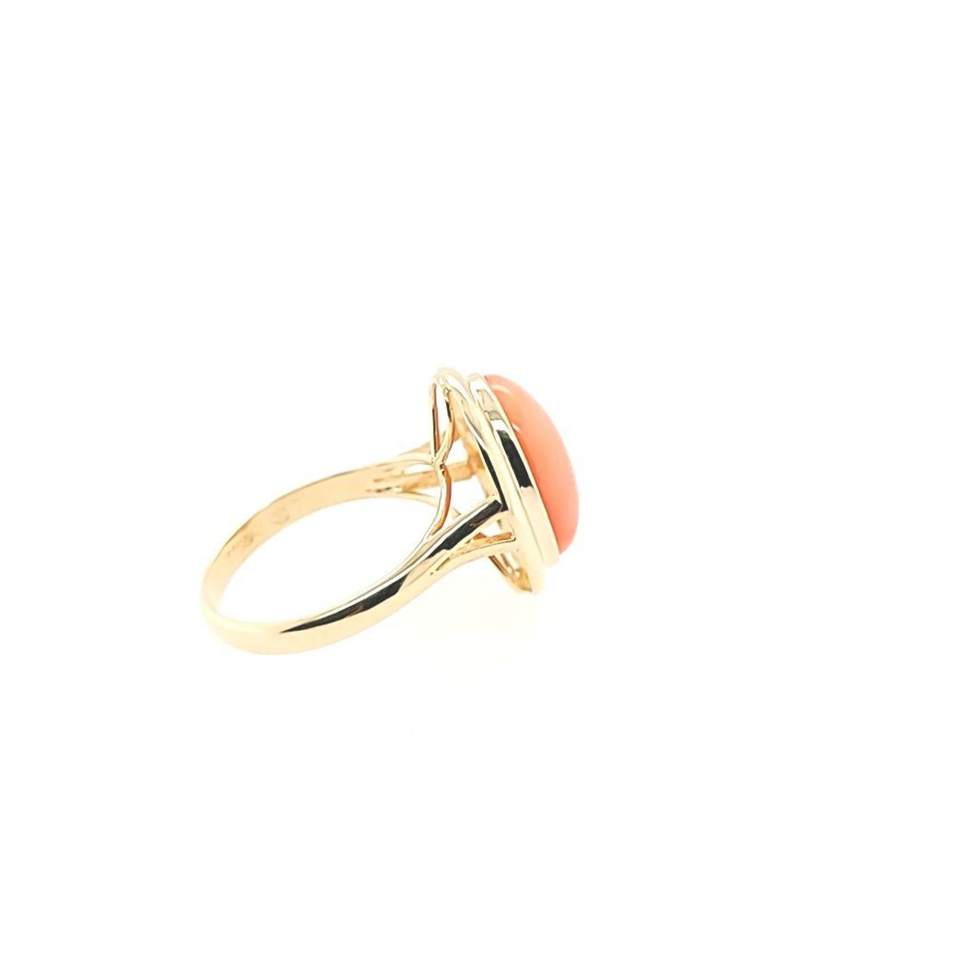 Women's Coral Cabochon Ring in Yellow Gold