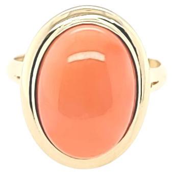 Coral Cabochon Ring in Yellow Gold