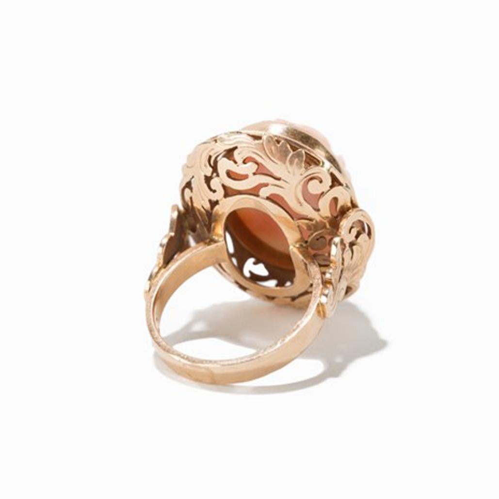 Belle Époque Coral Cameo Ring in 14 Carat Gold, circa 1900