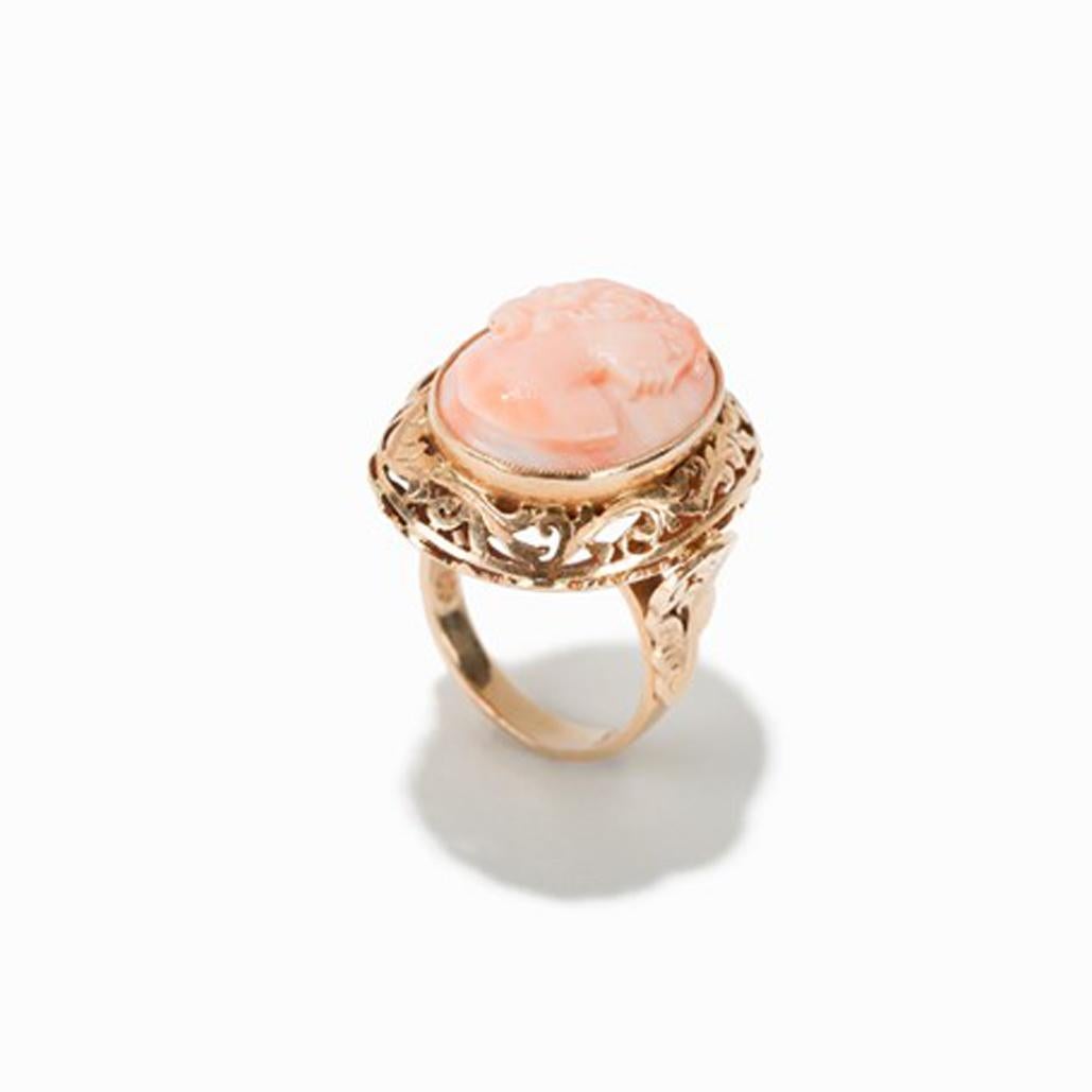 Women's Coral Cameo Ring in 14 Carat Gold, circa 1900