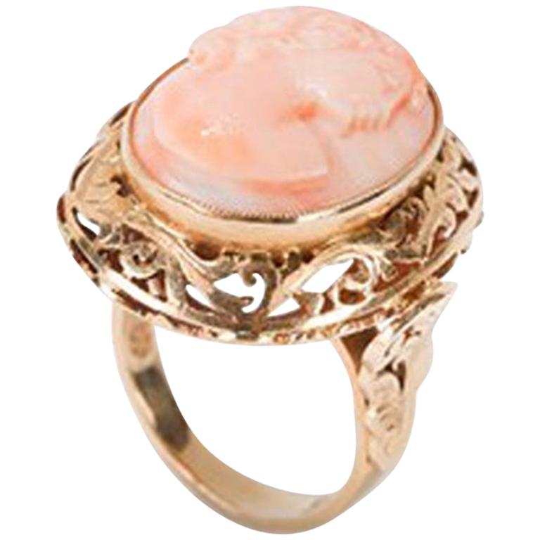 Coral Cameo Ring in 14 Carat Gold, circa 1900