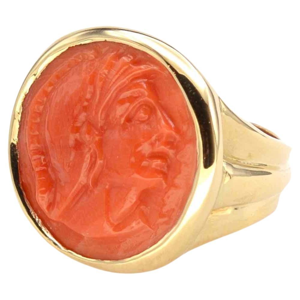 Coral cameo ring in 18k yellow gold For Sale