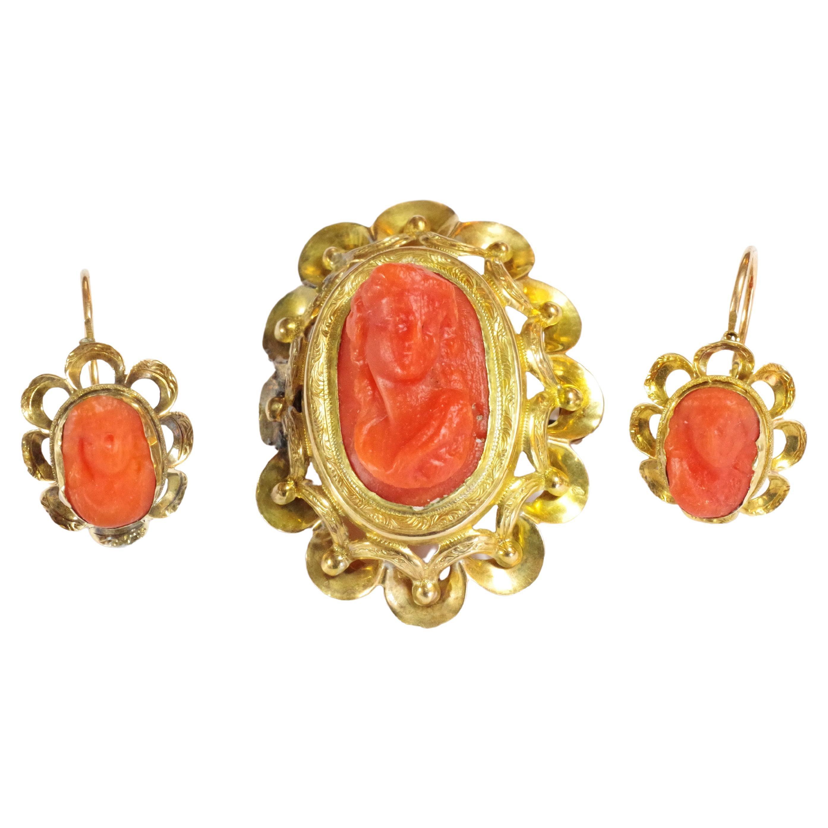 Coral cameos brooch and earrings in 18k gold, cameo brooch earrings set For Sale