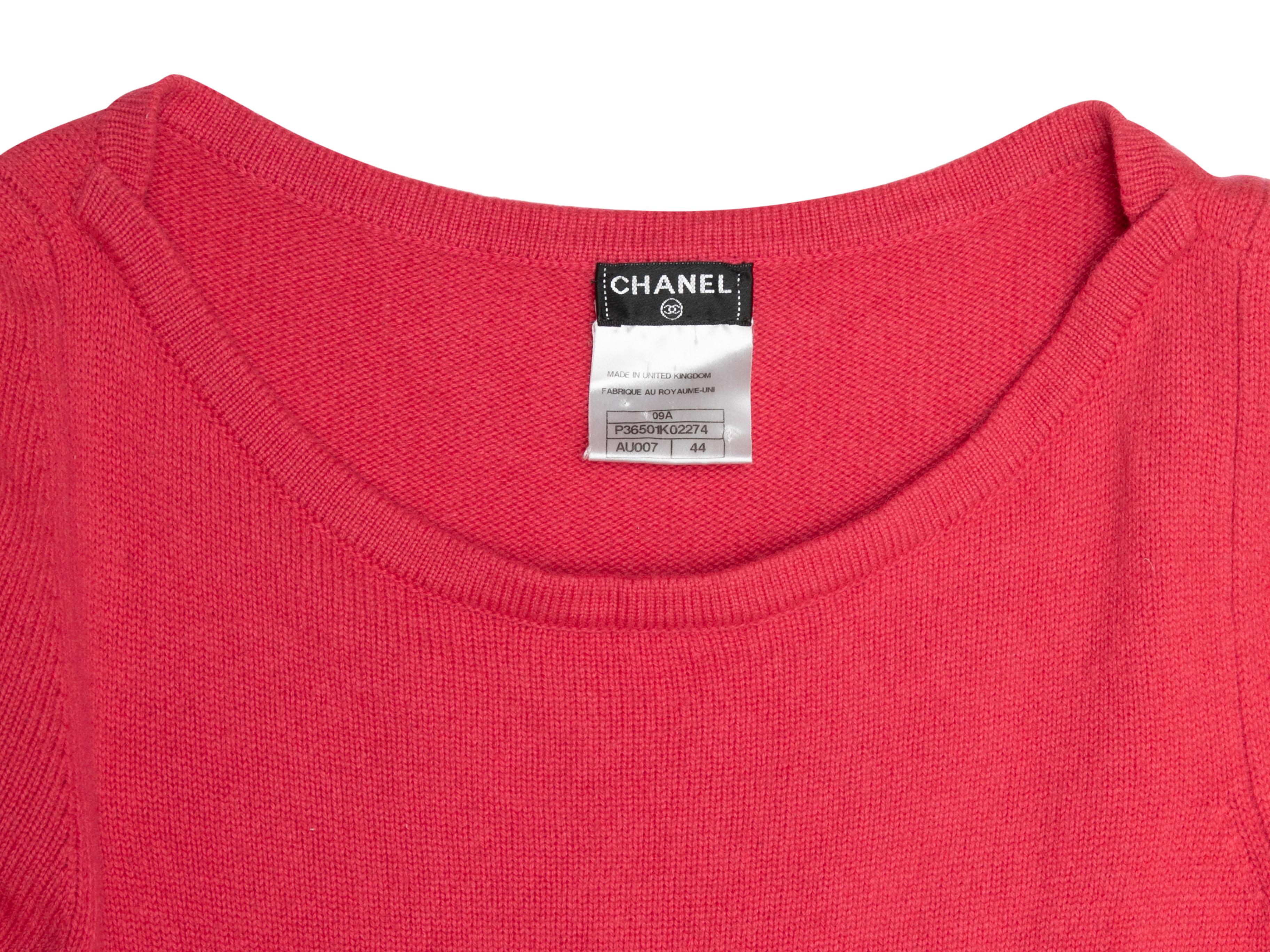 Corallo Chanel Autunno/Inverno 2009 Vestito in maglia di cachemire Taglia FR 44 In condizioni buone in vendita a New York, NY
