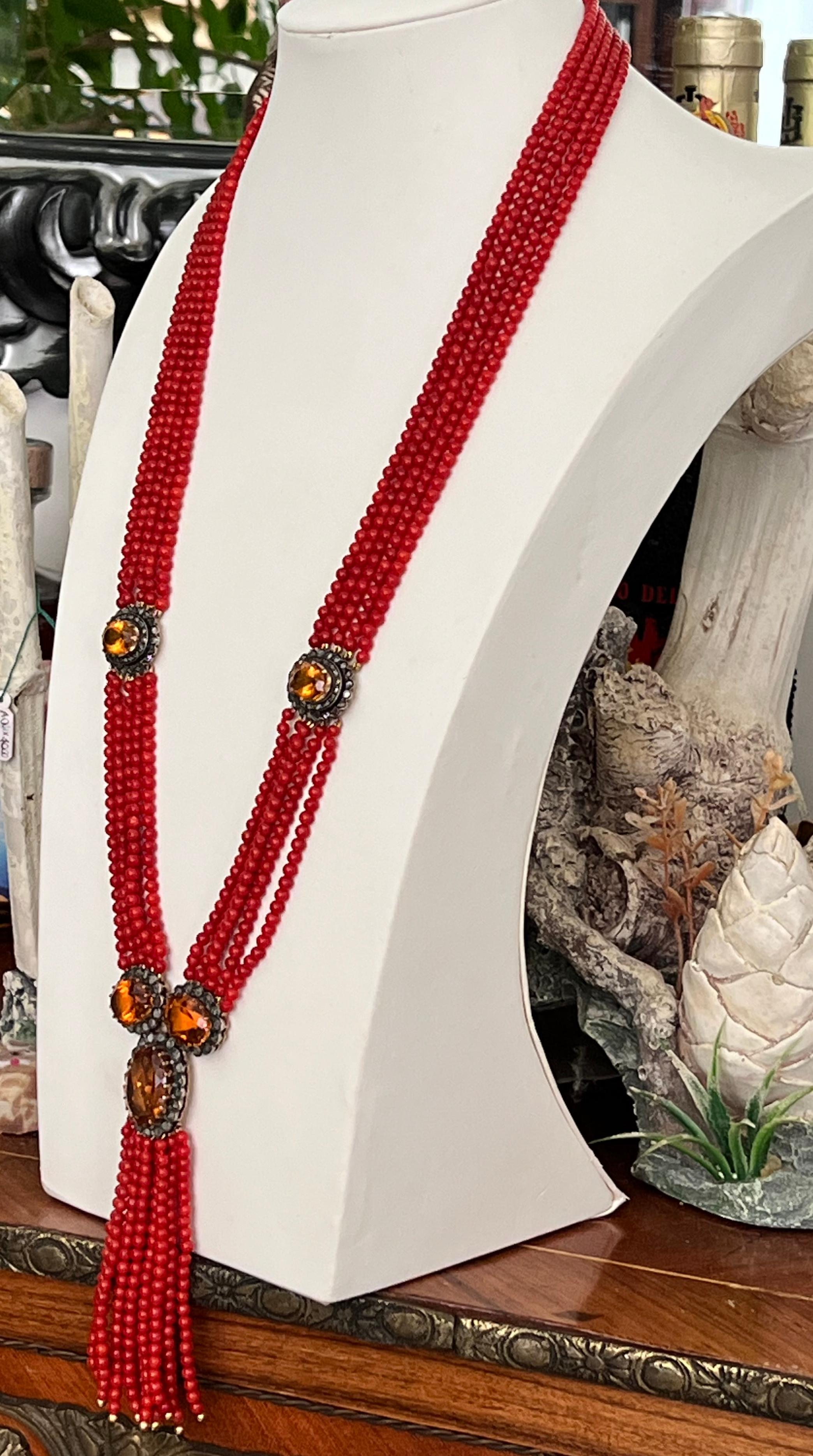Mehrreihige Halskette mit Koralle Citrin Diamanten 14 Karat Gelbgold Verschluss (Alteuropäischer Schliff) im Angebot