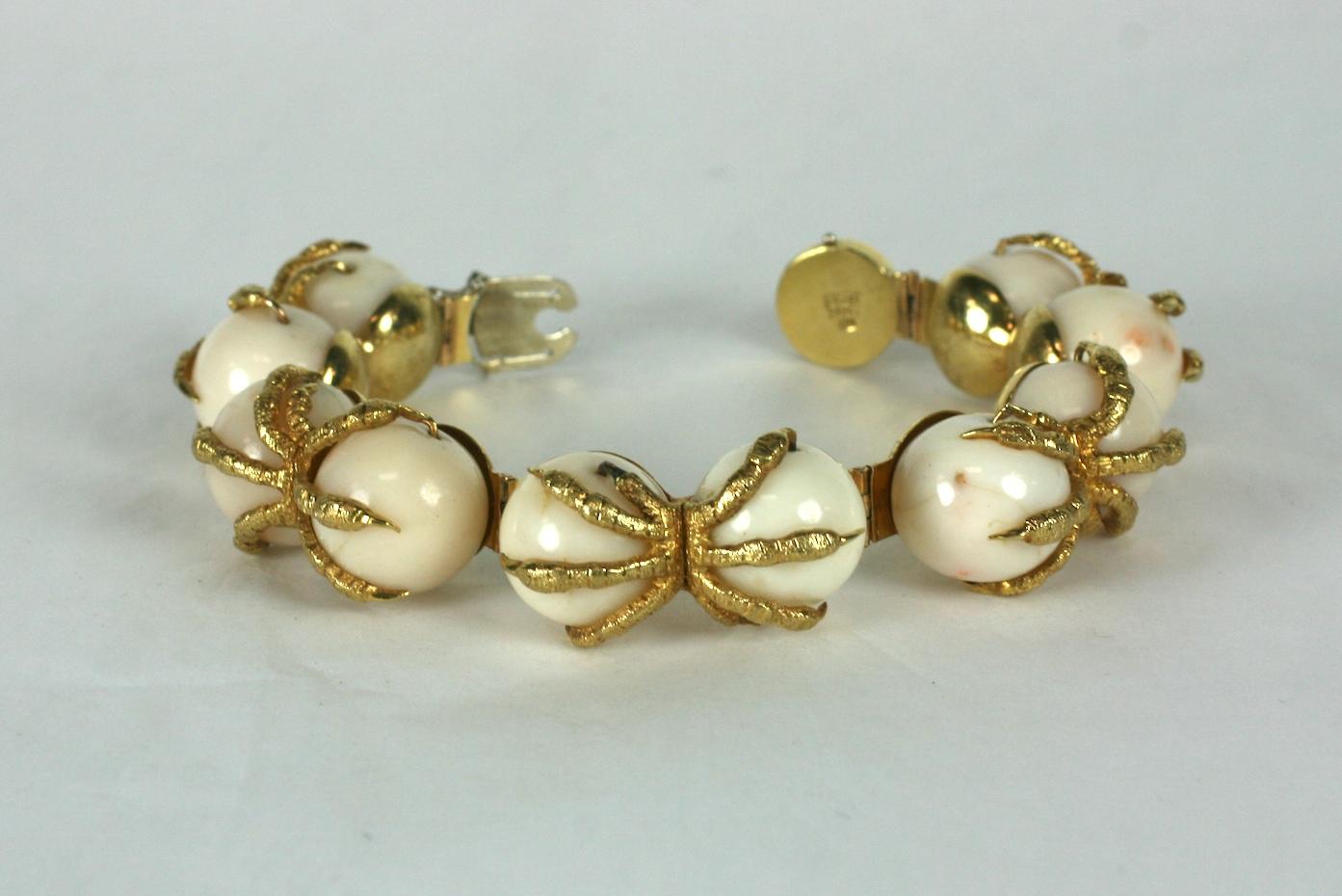Perlina Bracciale The Claw di corallo in vendita