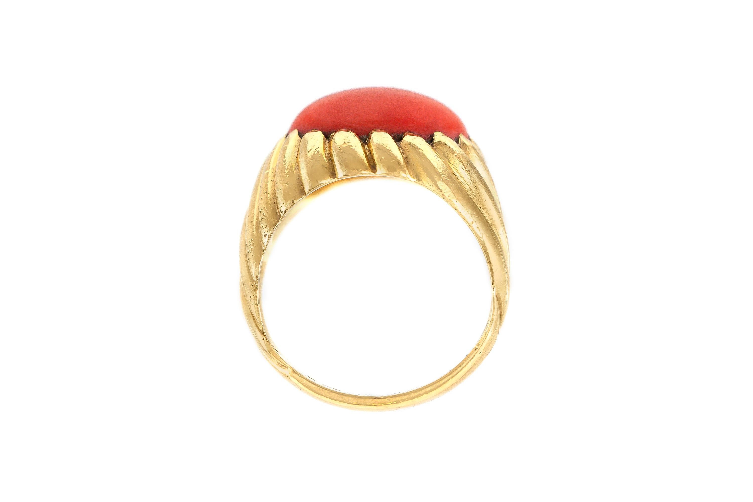Coral Cocktail Ring In Excellent Condition In New York, NY