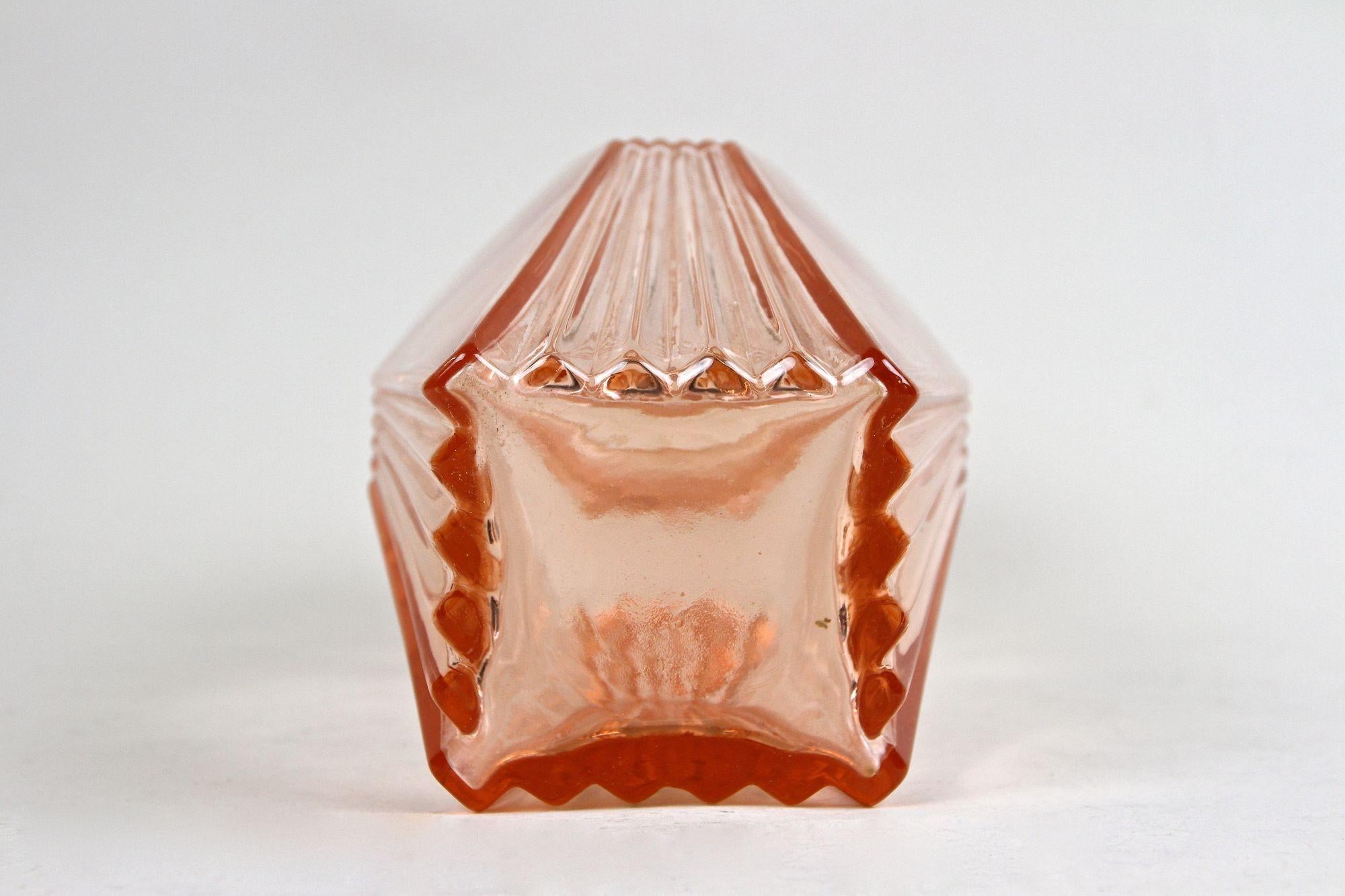 Coral Colored Art Deco Glass Decanter Set With 6 Shot Glasses, Austria ca. 1920 For Sale 8